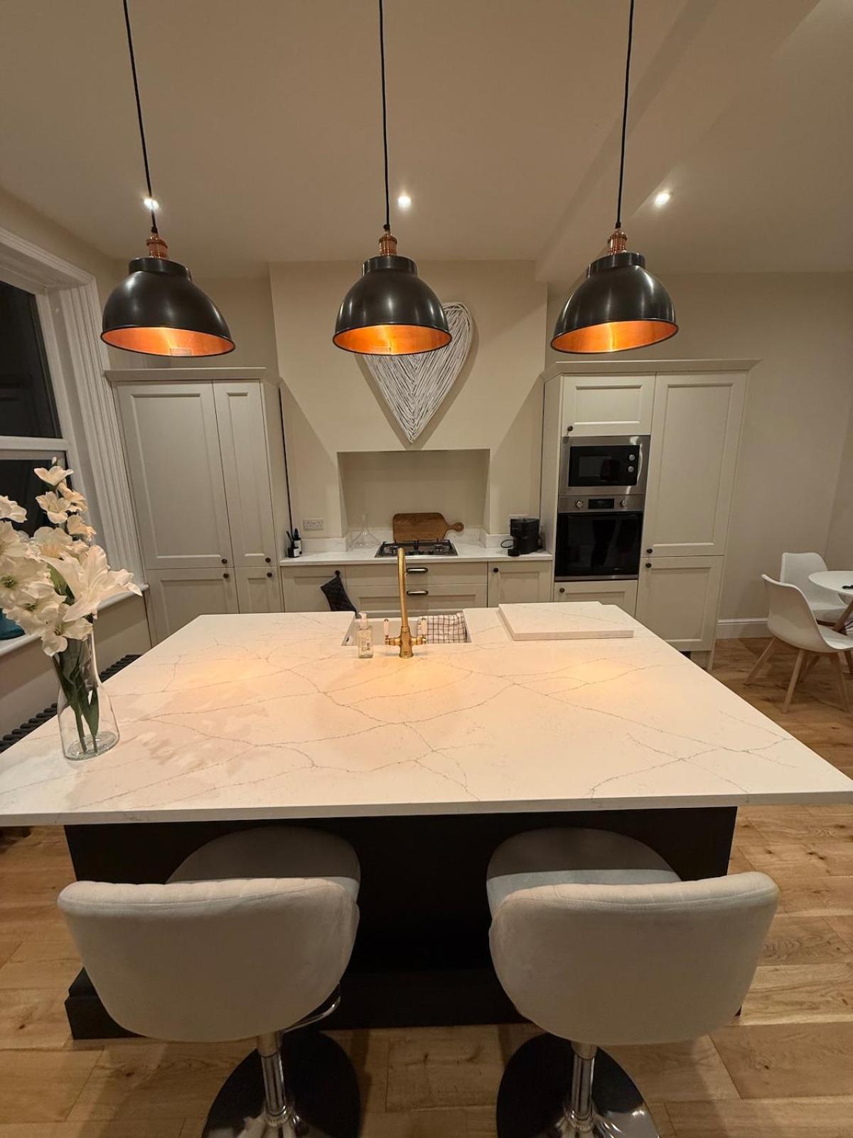 Modern 2 Bed 2 Bath Apartment in Prime Jesmond Location