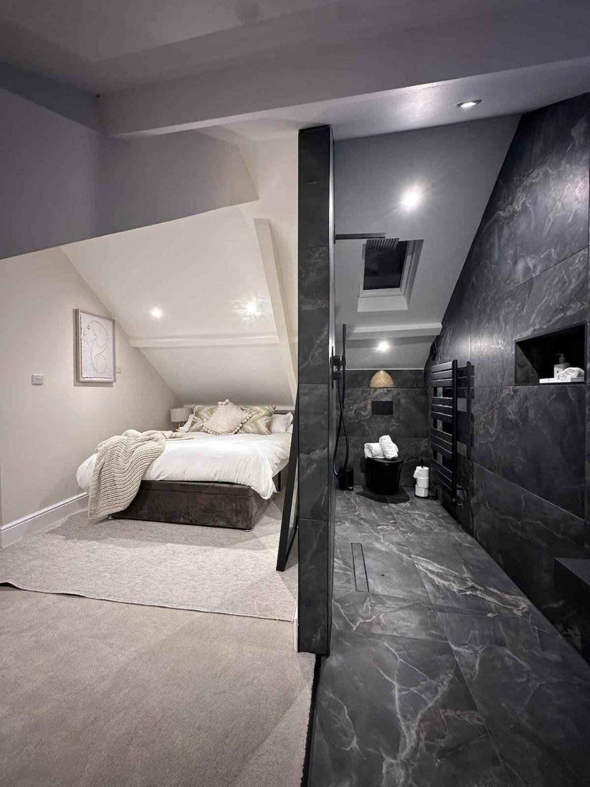 Modern 2 Bed 2 Bath Apartment in Prime Jesmond Location