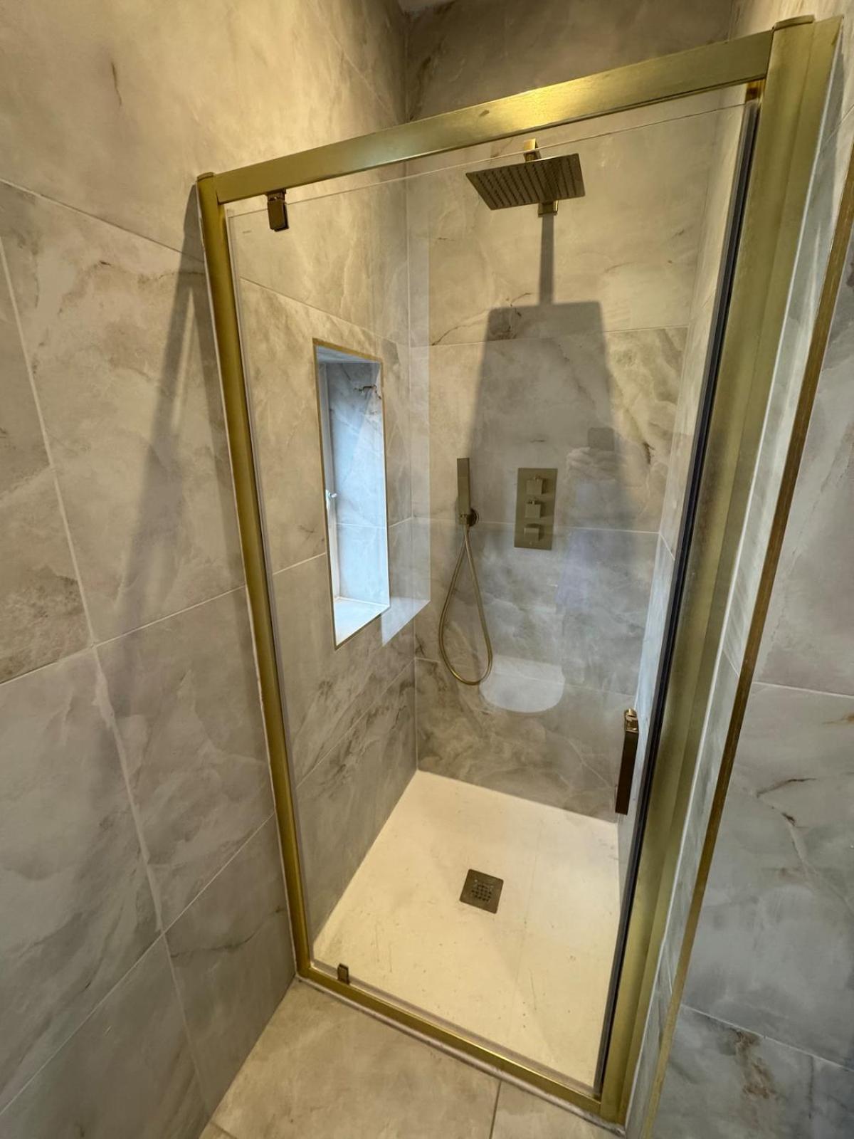 Modern 2 Bed 2 Bath Apartment in Prime Jesmond Location