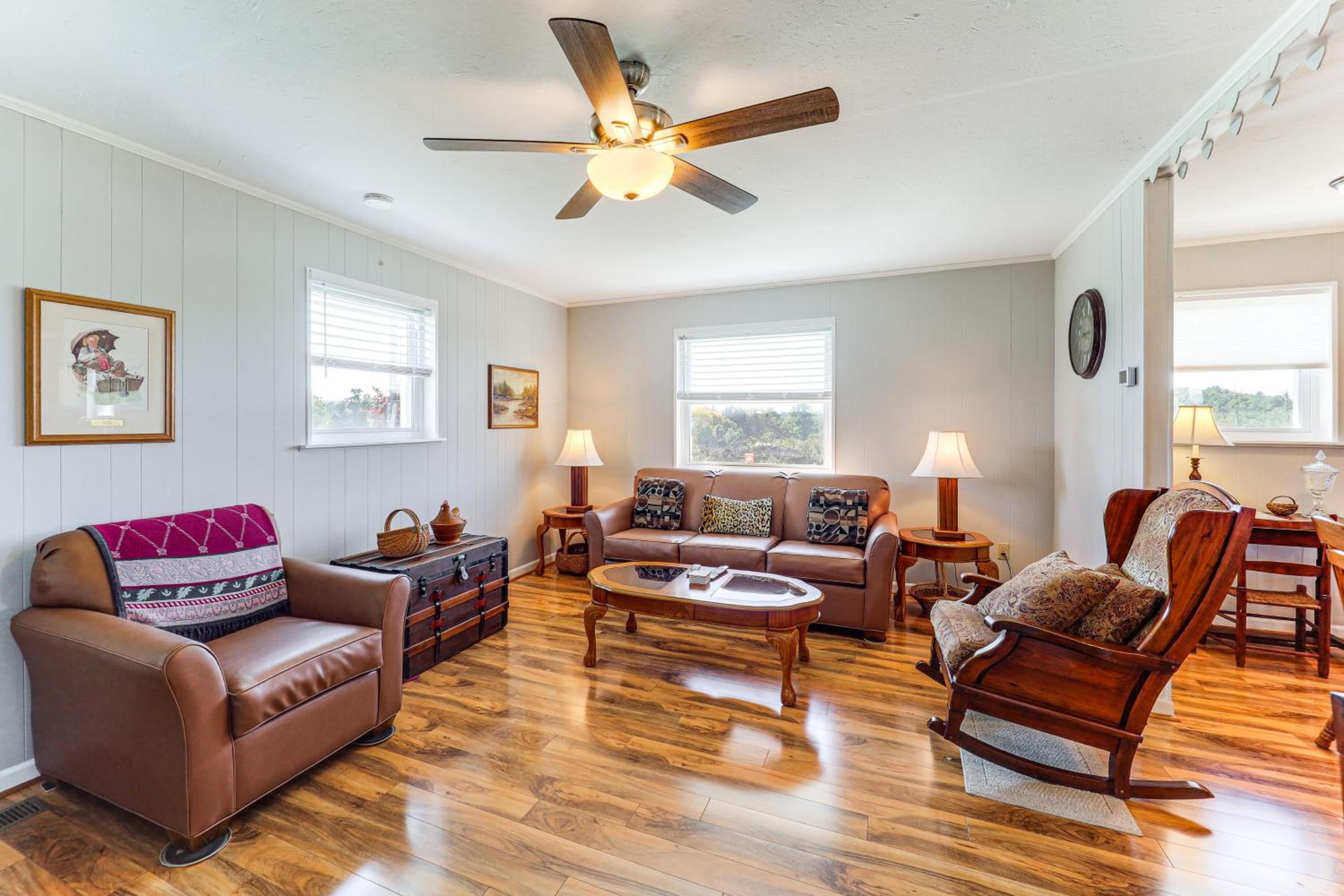 Unplug and Unwind! Piney Creek Home Near State Park