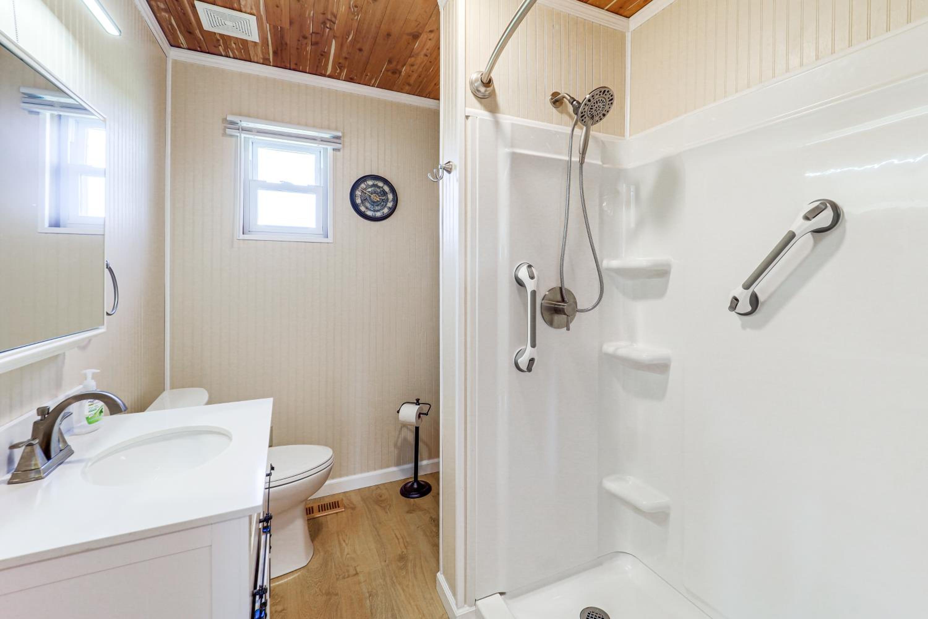Unplug and Unwind! Piney Creek Home Near State Park