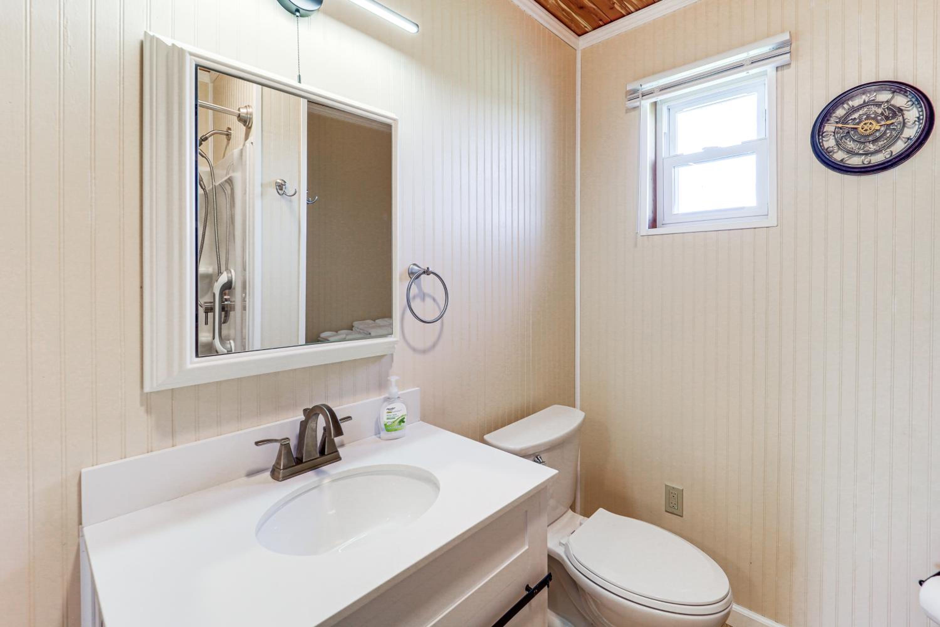 Unplug and Unwind! Piney Creek Home Near State Park