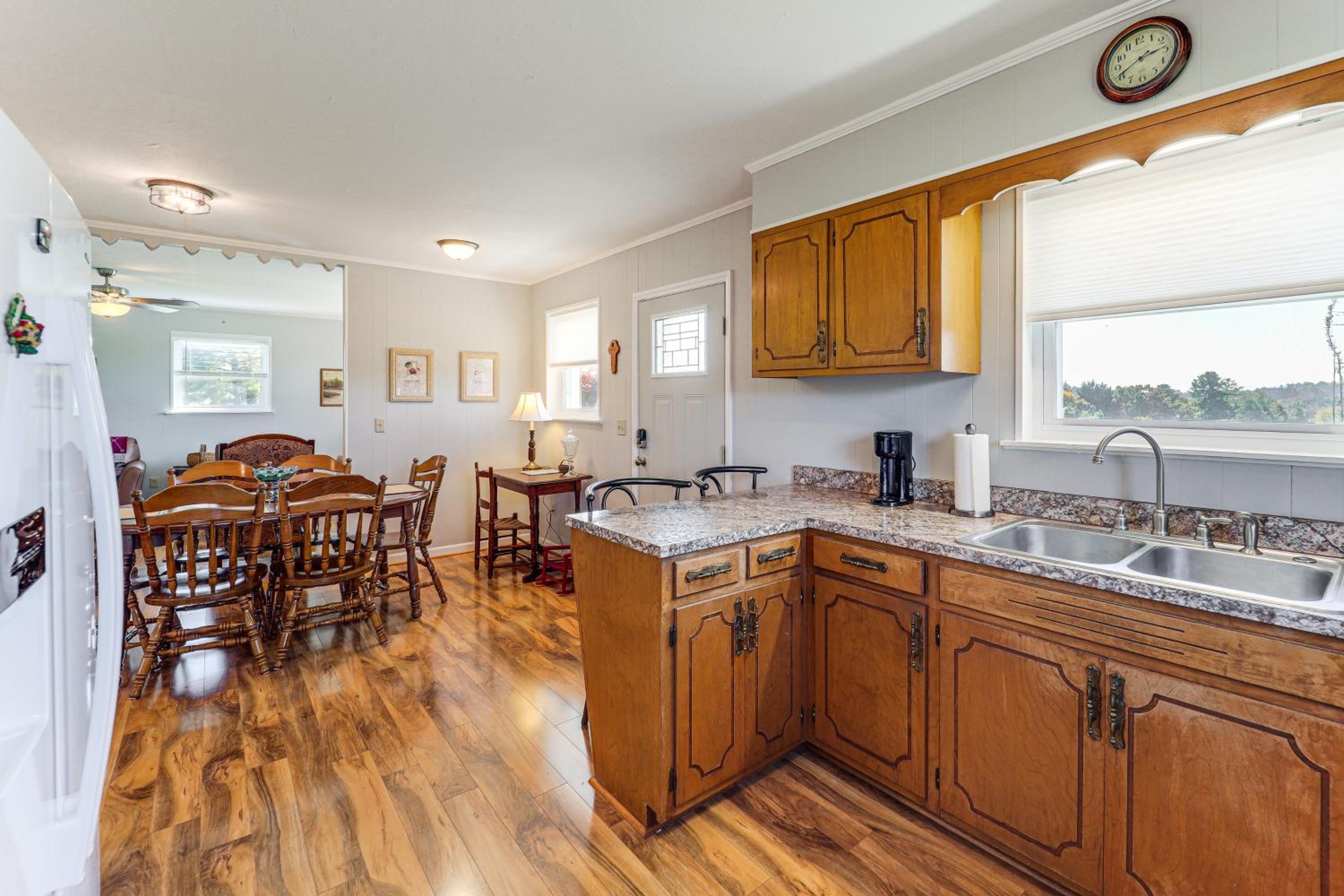 Unplug and Unwind! Piney Creek Home Near State Park