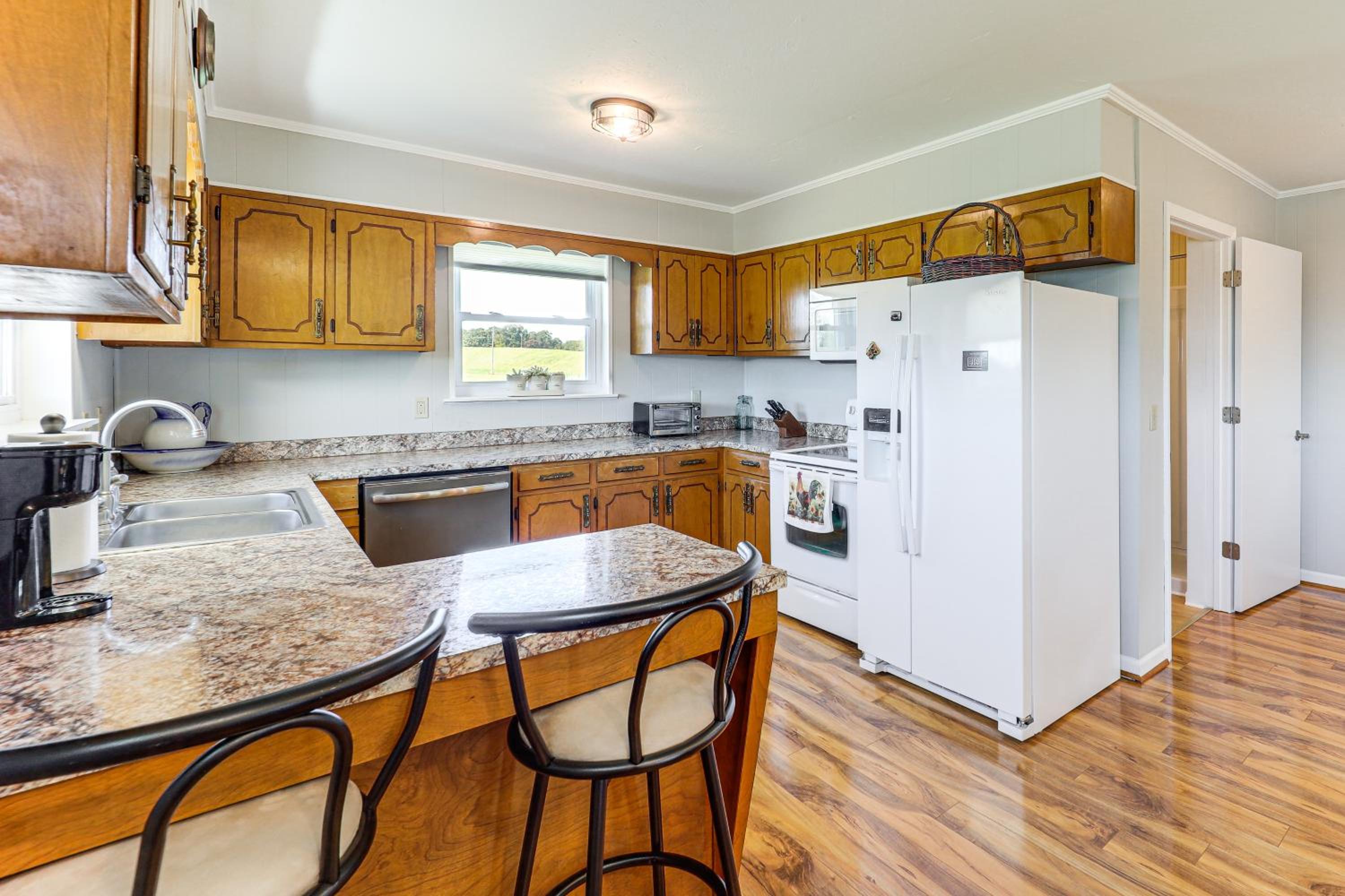 Unplug and Unwind! Piney Creek Home Near State Park