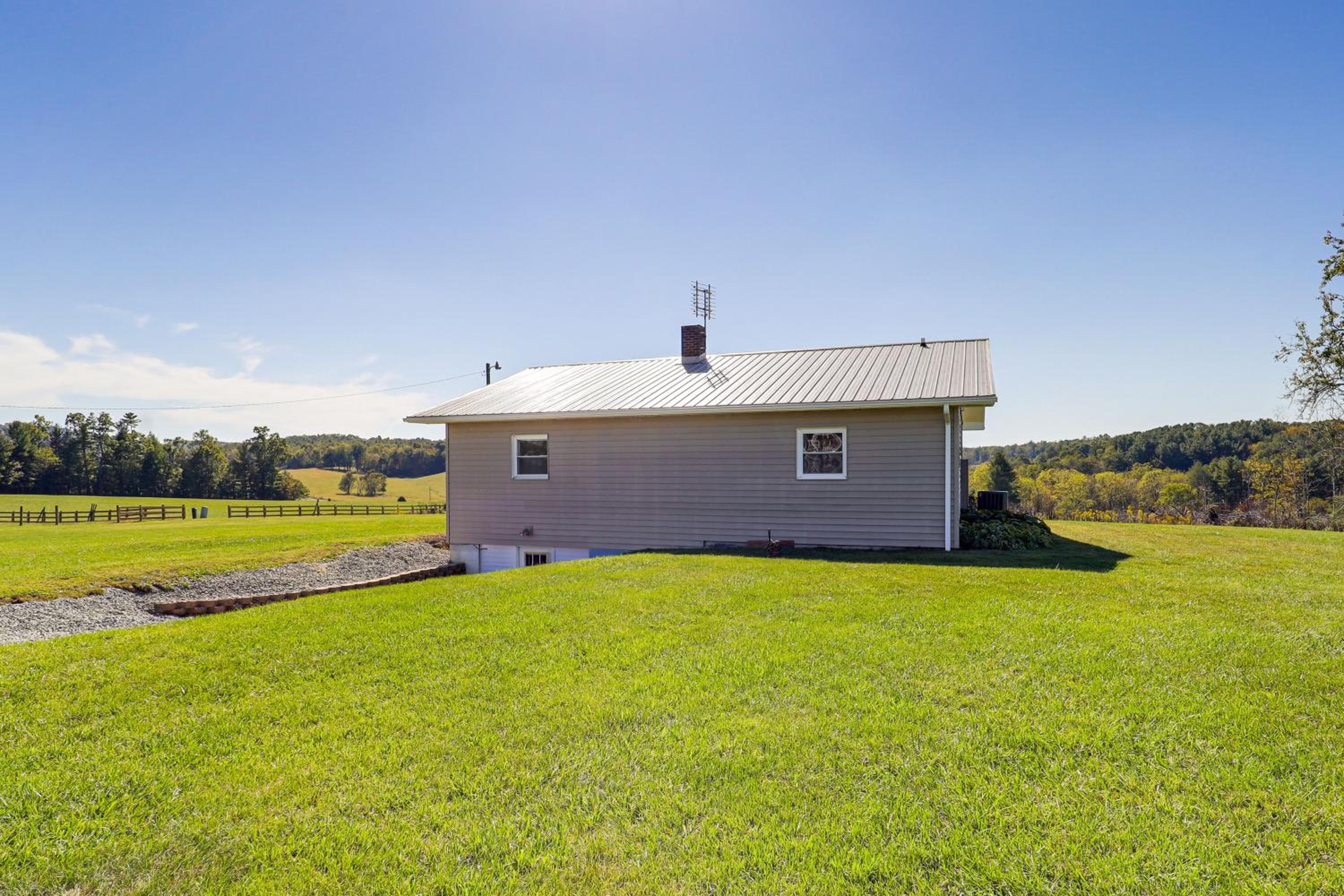 Unplug and Unwind! Piney Creek Home Near State Park