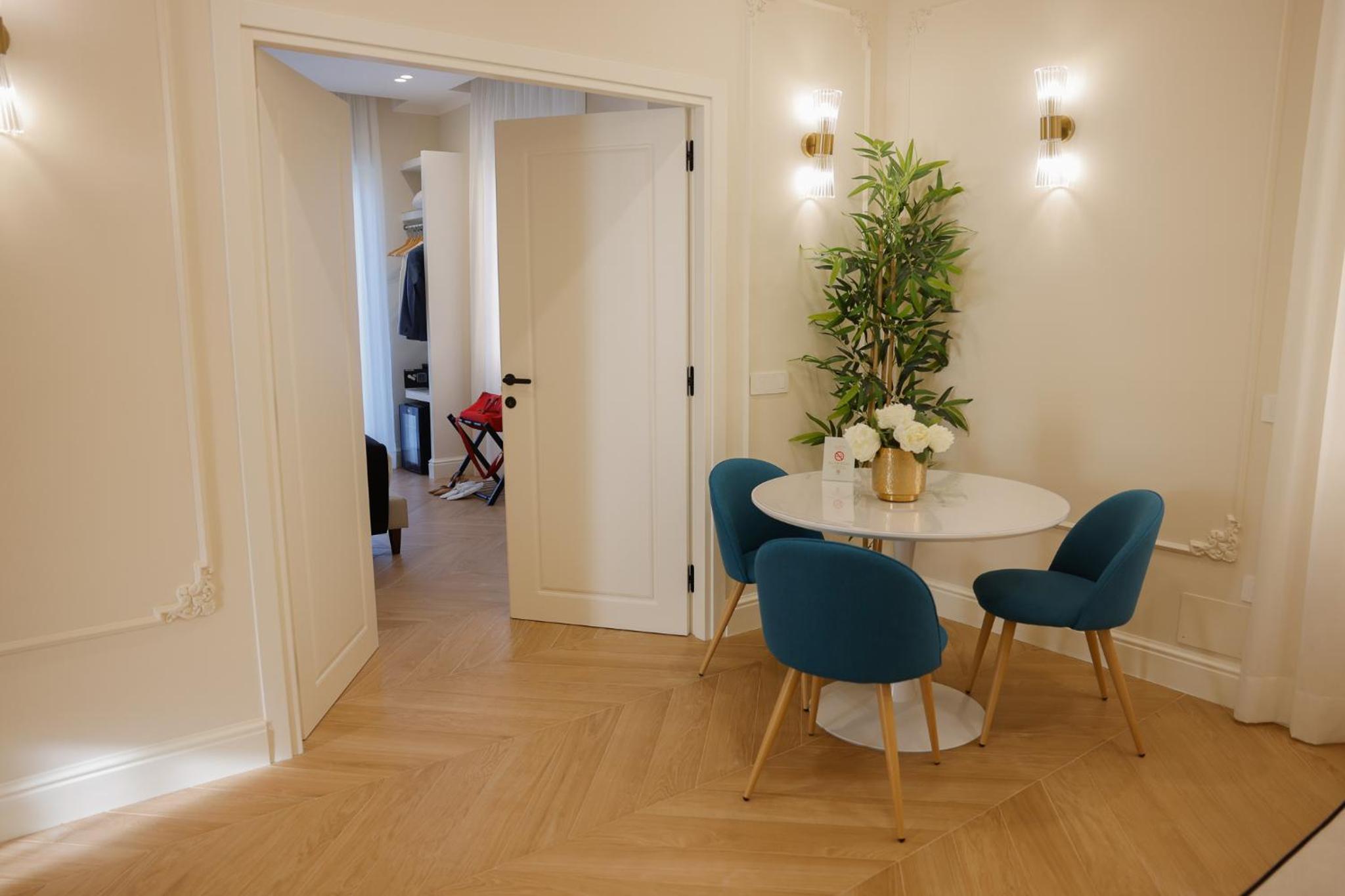 SOFIA Suites & Rooms