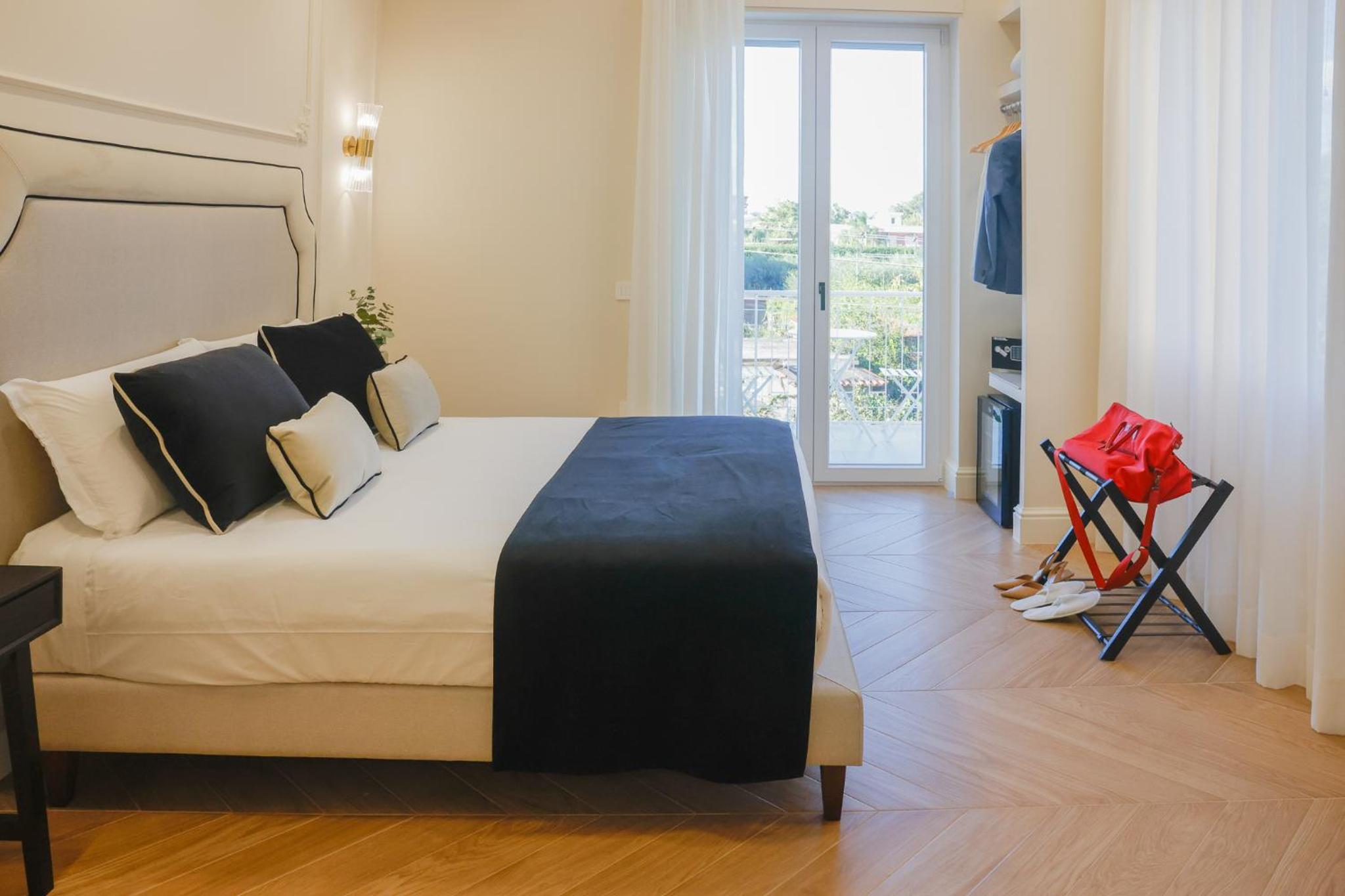 SOFIA Suites & Rooms