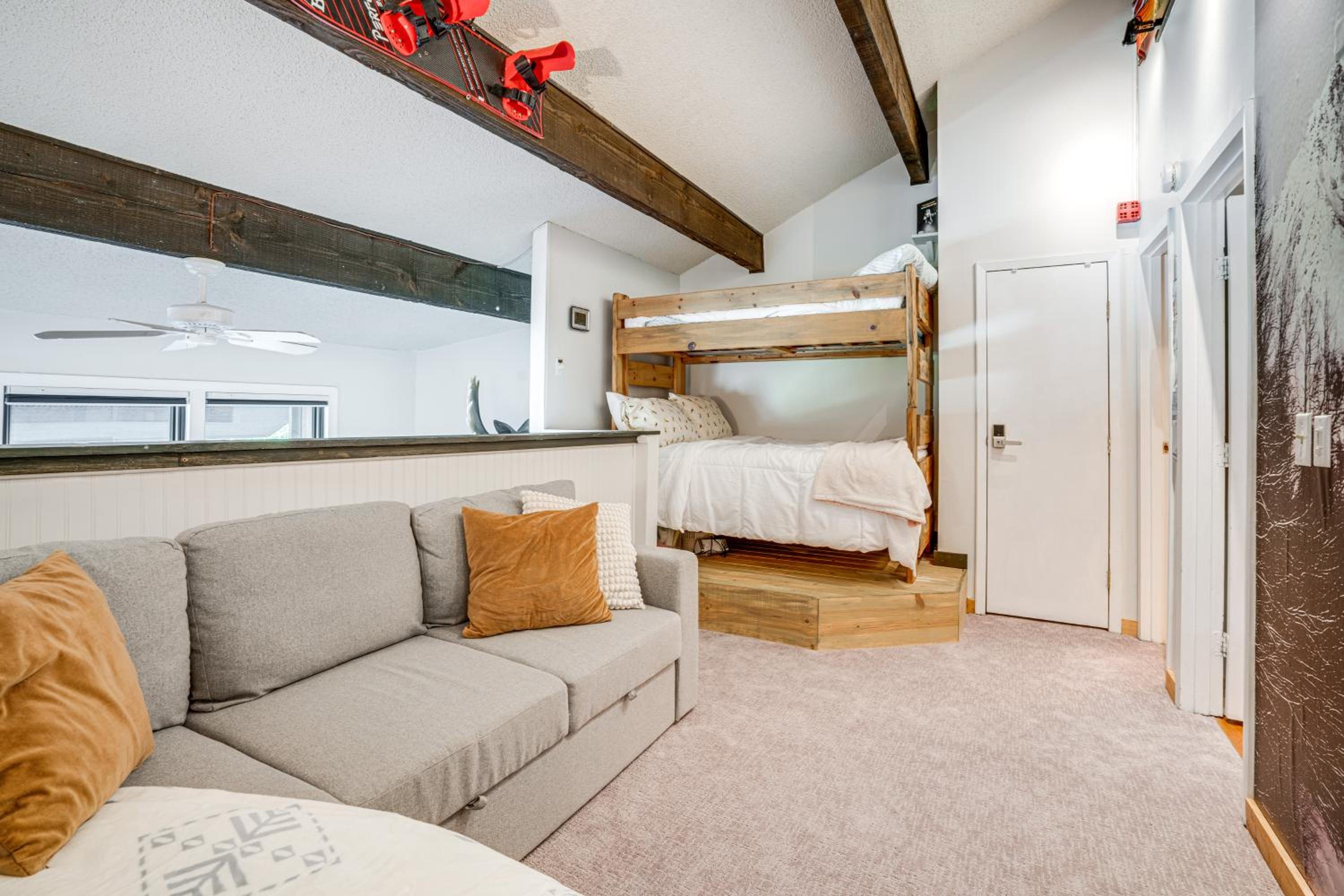 True Ski-In Copper Mtn Condo Quick Walk to Lift!