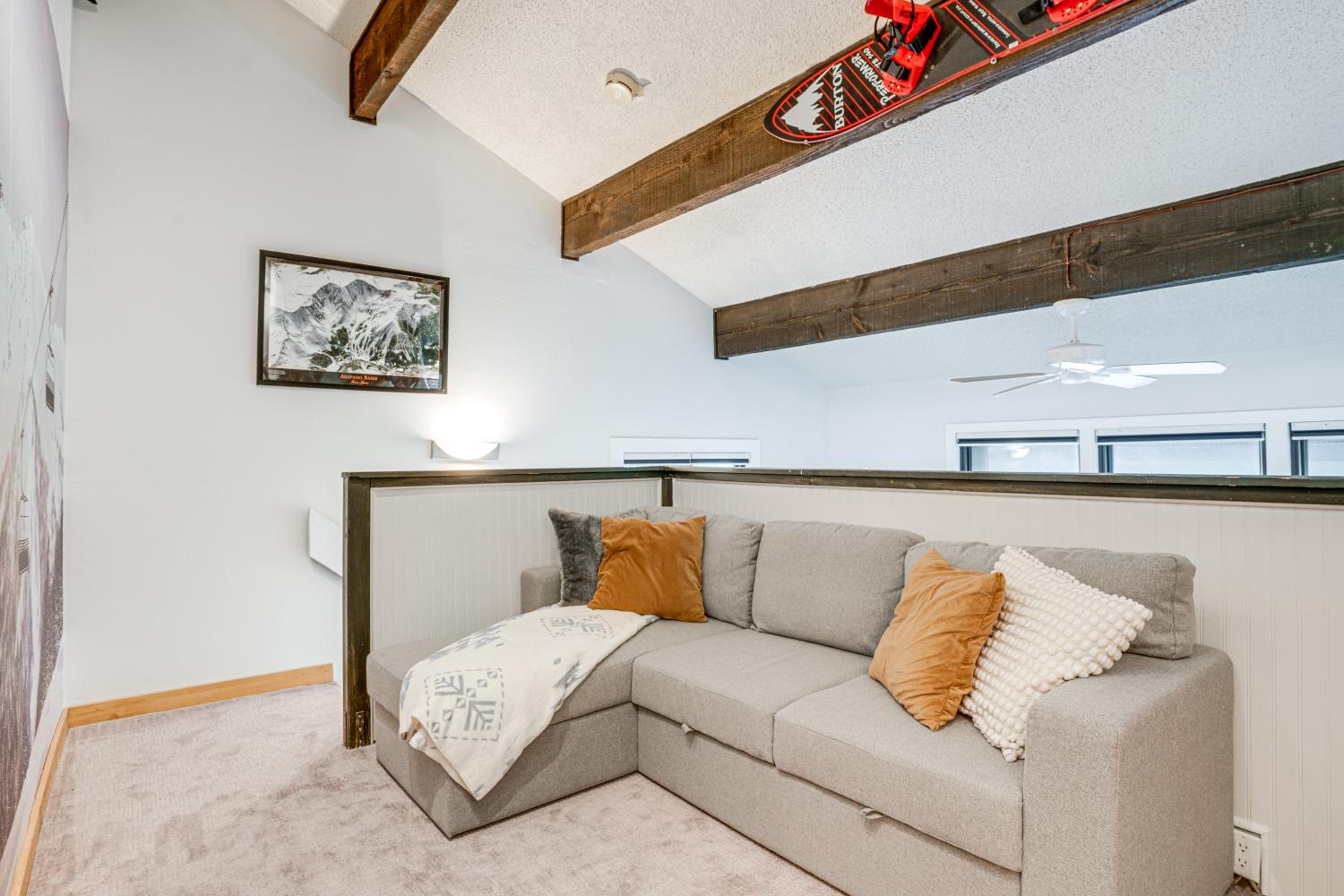 True Ski-In Copper Mtn Condo Quick Walk to Lift!