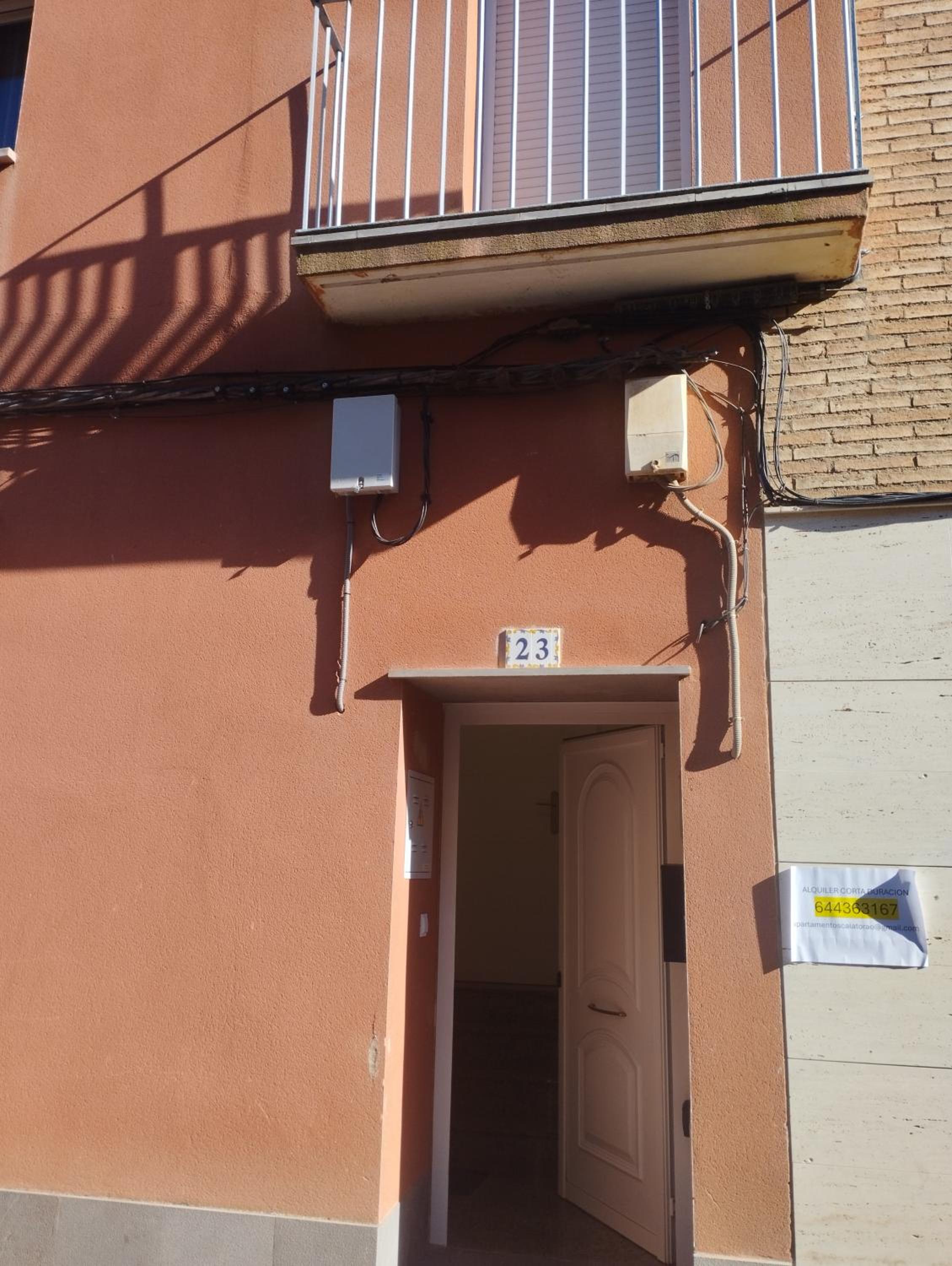 Apartamentos calatorao con jardín y 3 habitaciones