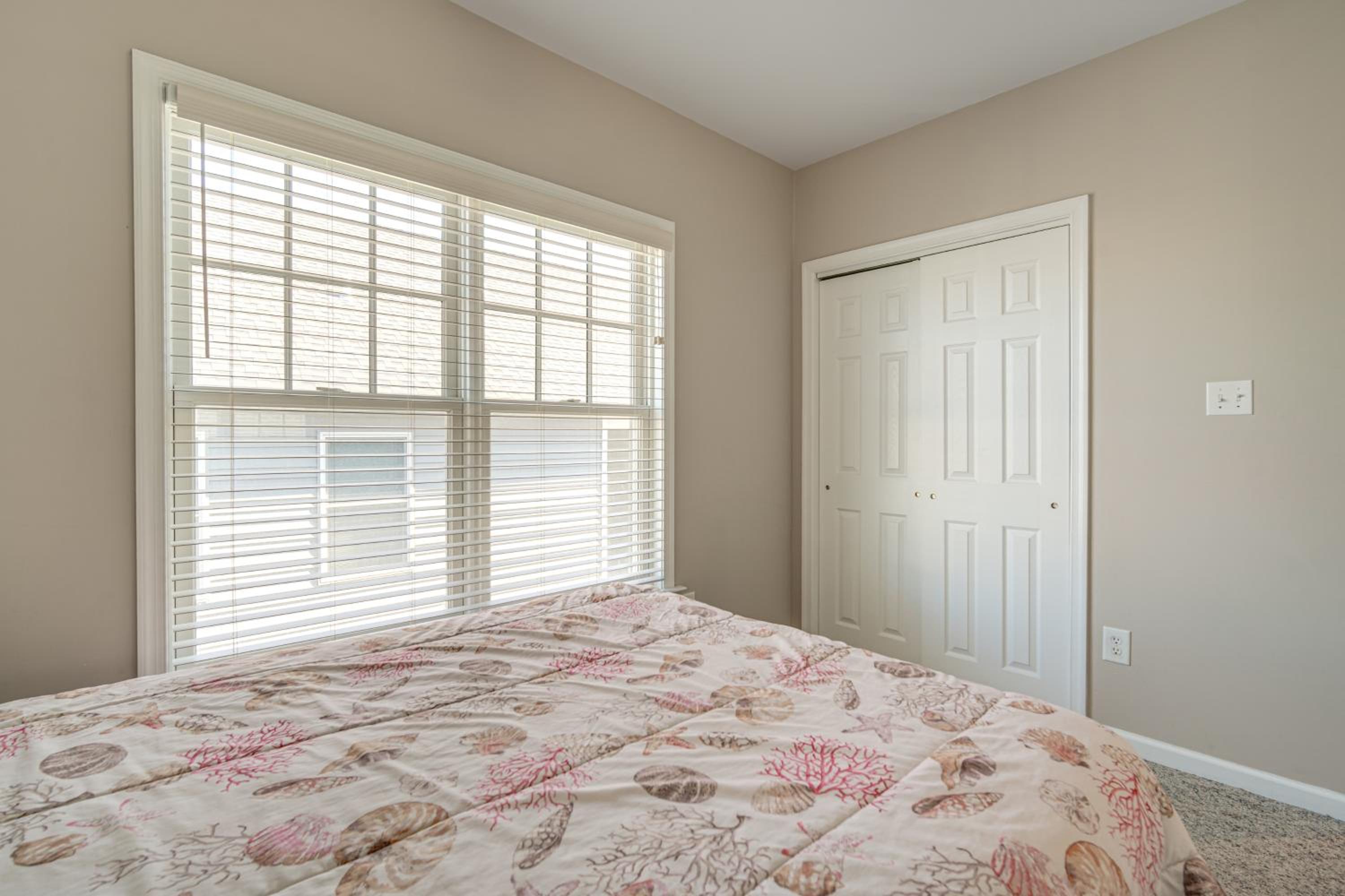 2 Blocks to Beach Cozy Retreat in Wildwood!