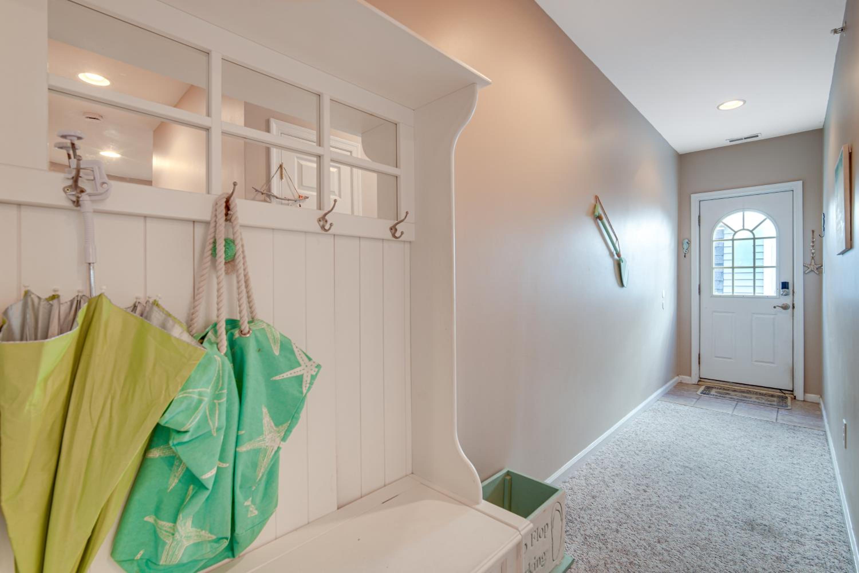 2 Blocks to Beach Cozy Retreat in Wildwood!