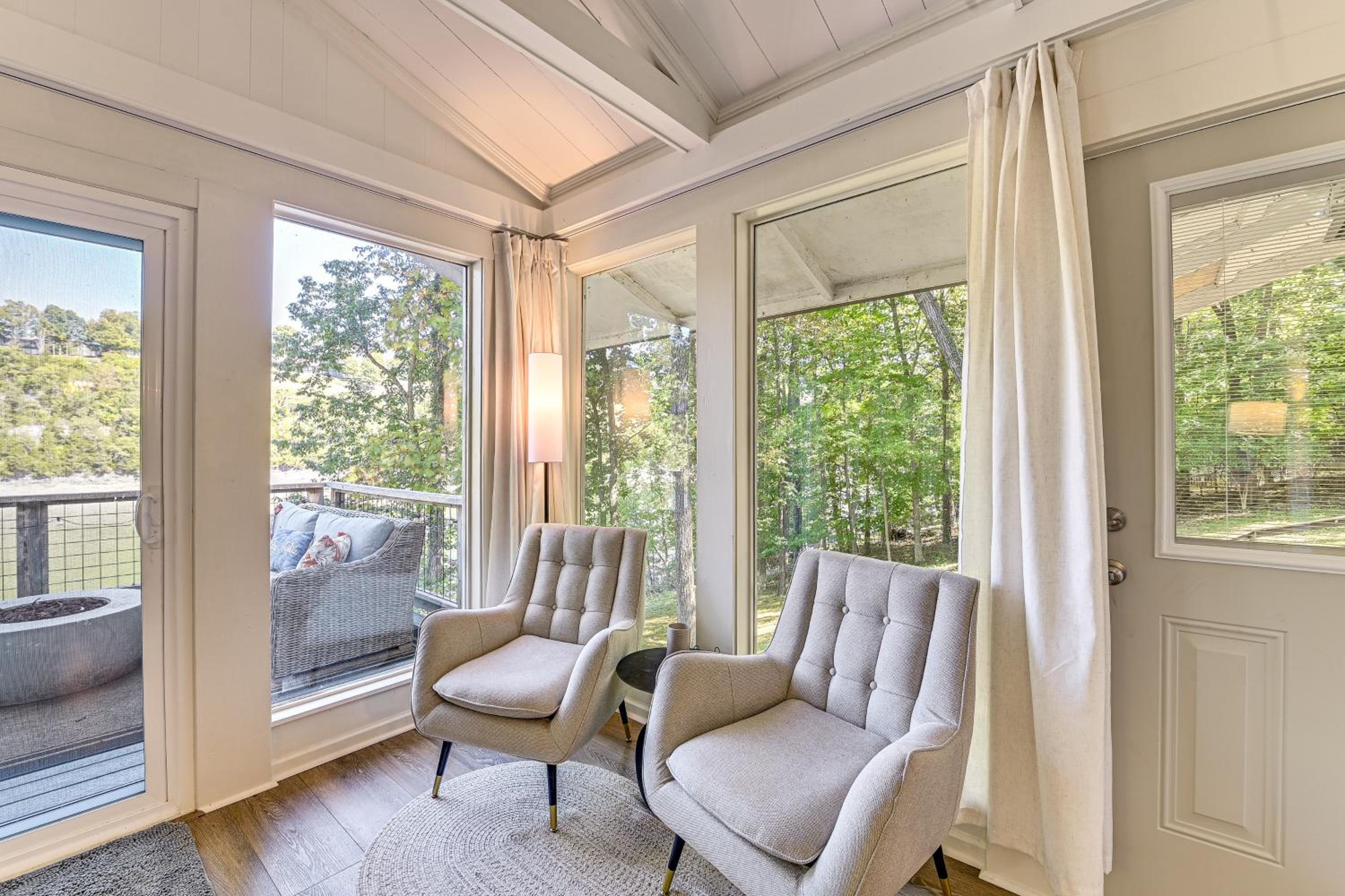 Herrington Lake Retreat with Dock, 1 Mi to Marina!