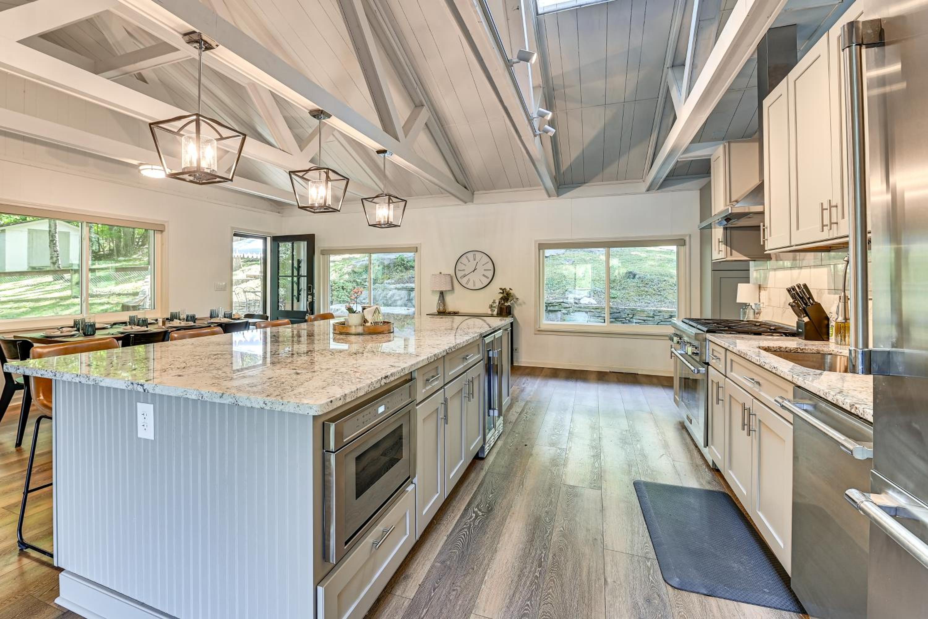 Herrington Lake Retreat with Dock, 1 Mi to Marina!