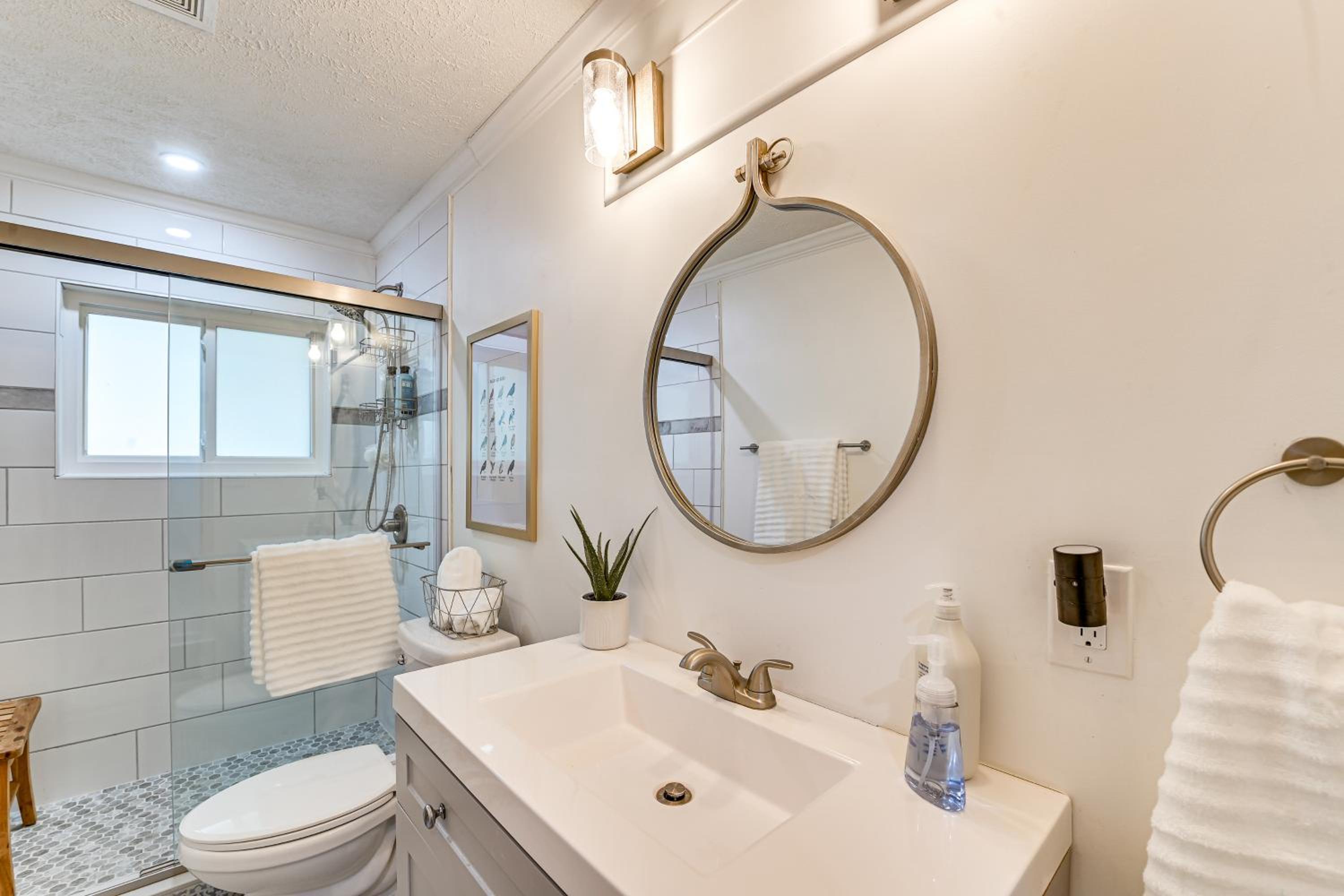 Herrington Lake Retreat with Dock, 1 Mi to Marina!
