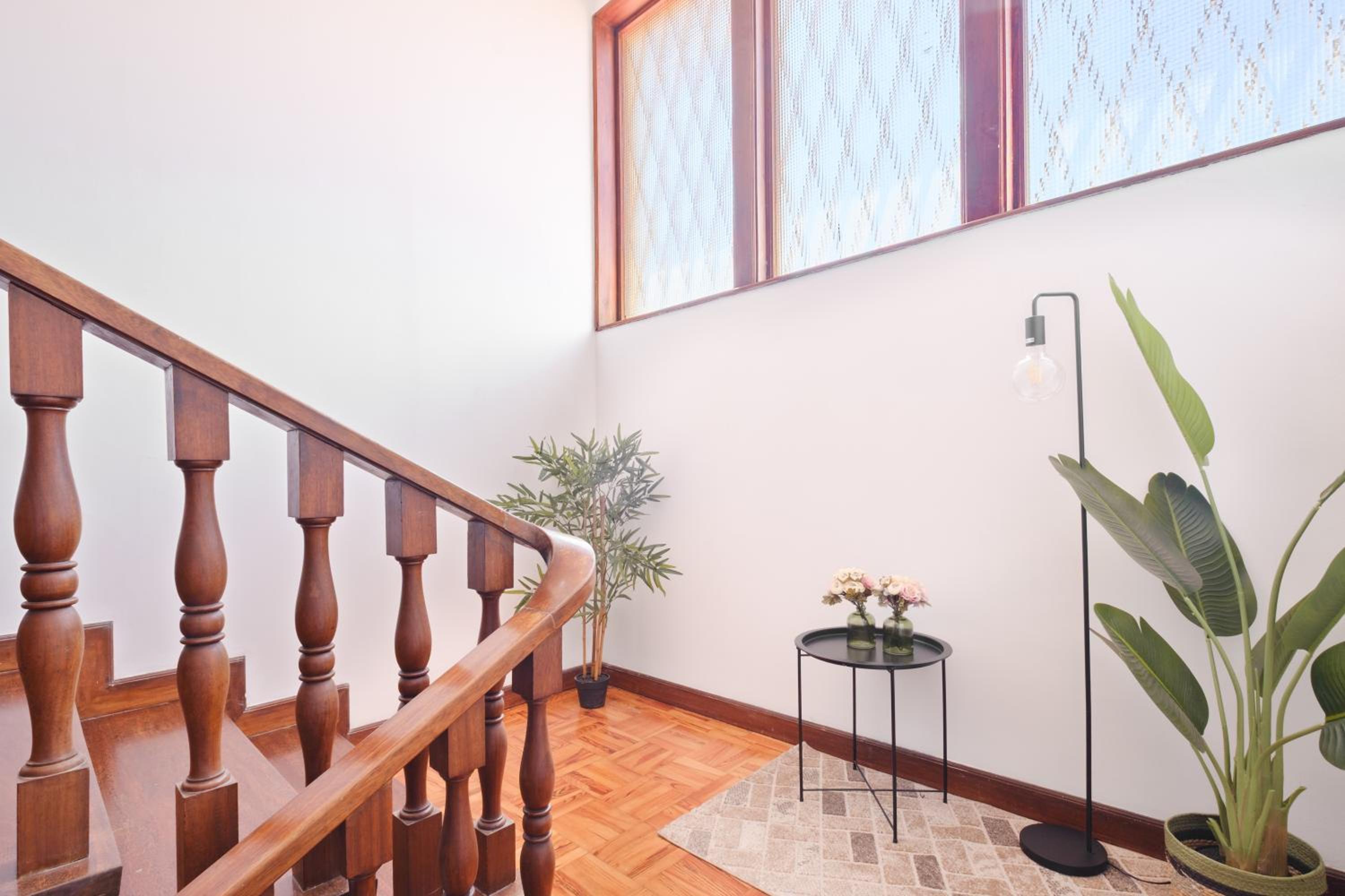 Villa 7BR & 7BA with Pool & Backyard in a Prime Location!