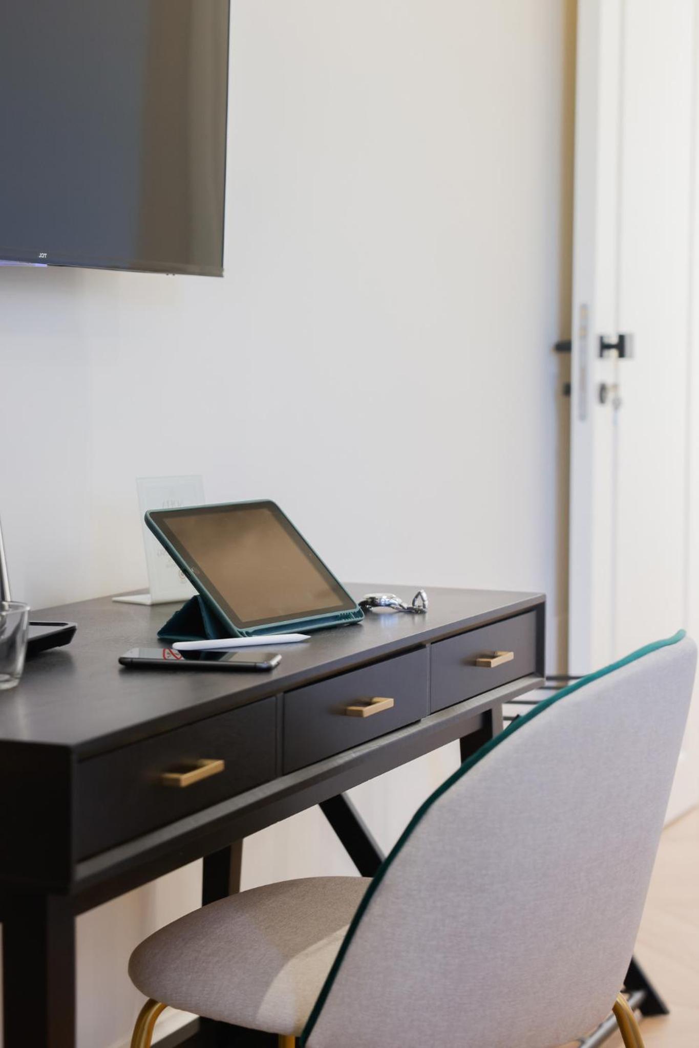 SOFIA Suites & Rooms
