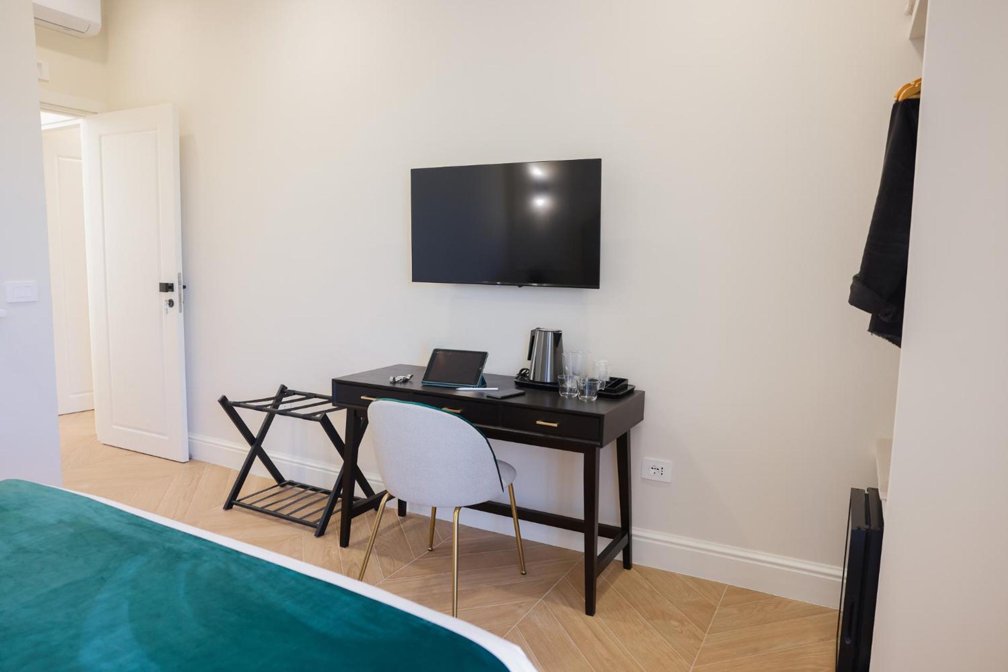 SOFIA Suites & Rooms