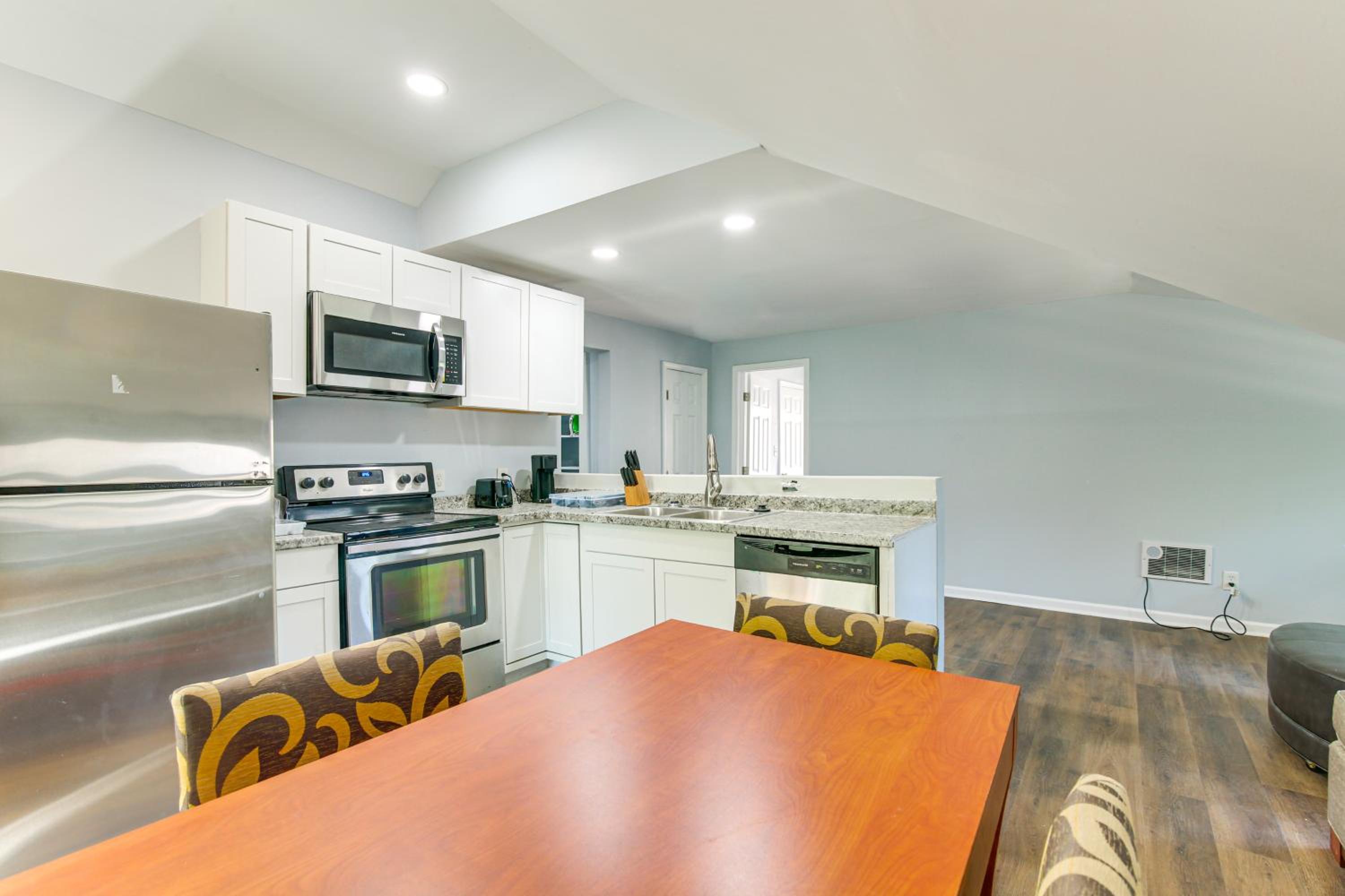 Midtown Home Near BBQ and Overton Park!