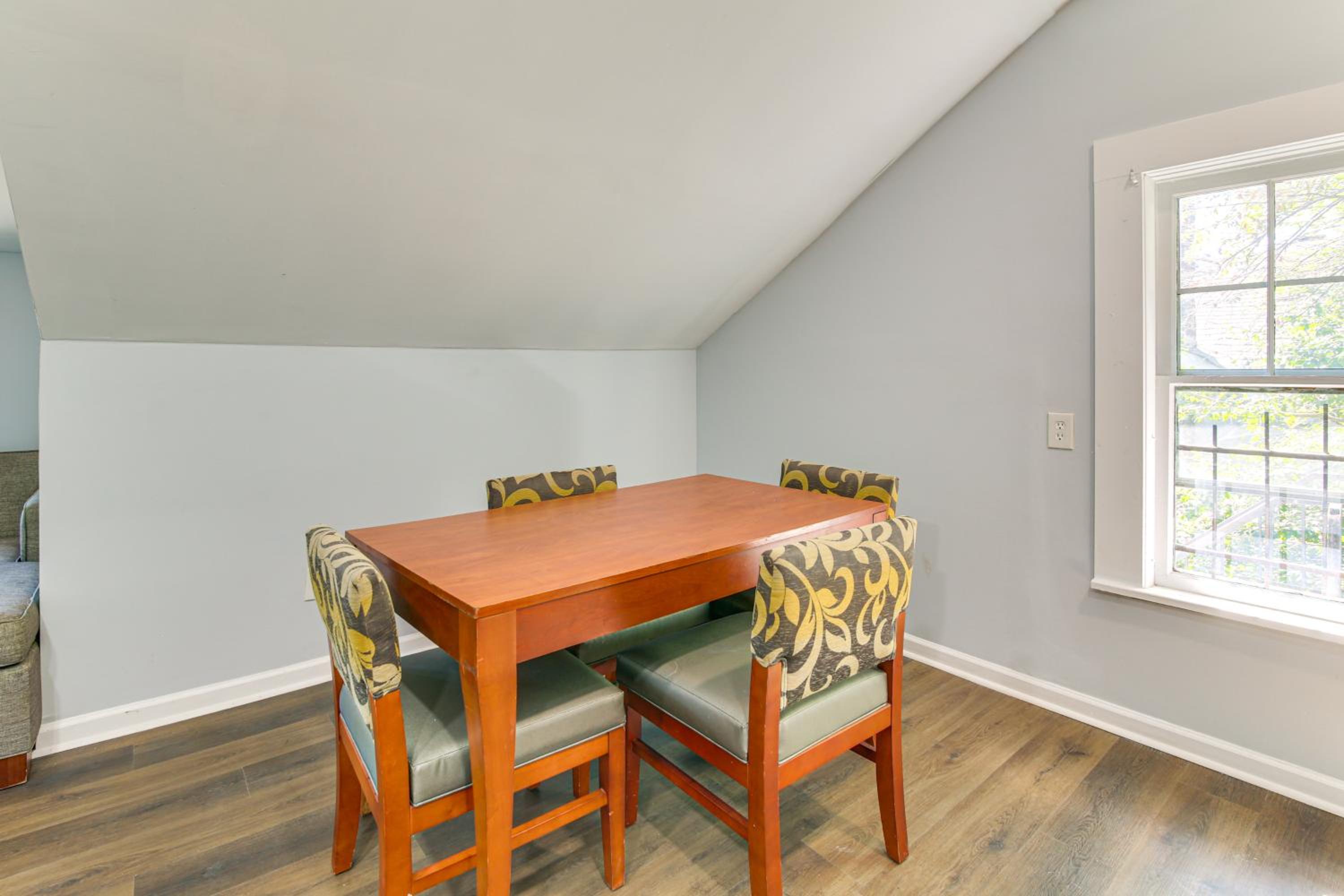 Midtown Home Near BBQ and Overton Park!