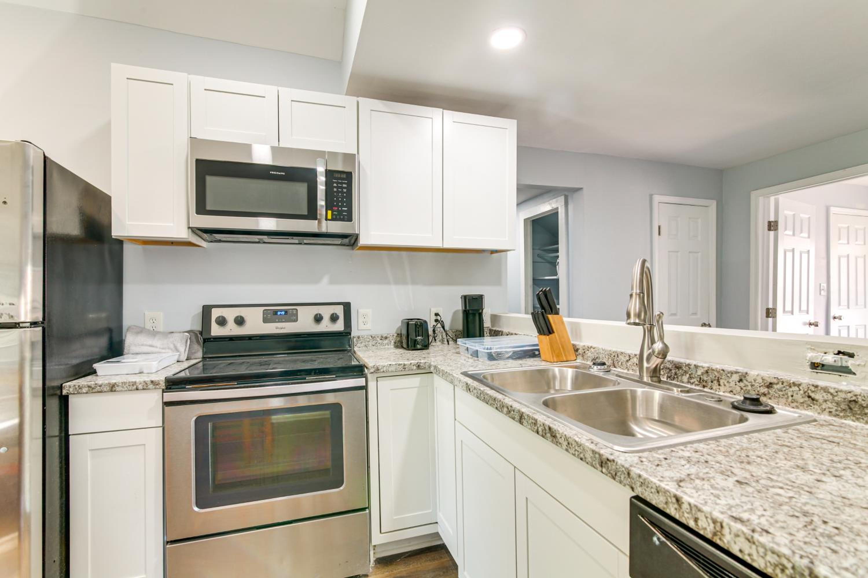 Midtown Home Near BBQ and Overton Park!