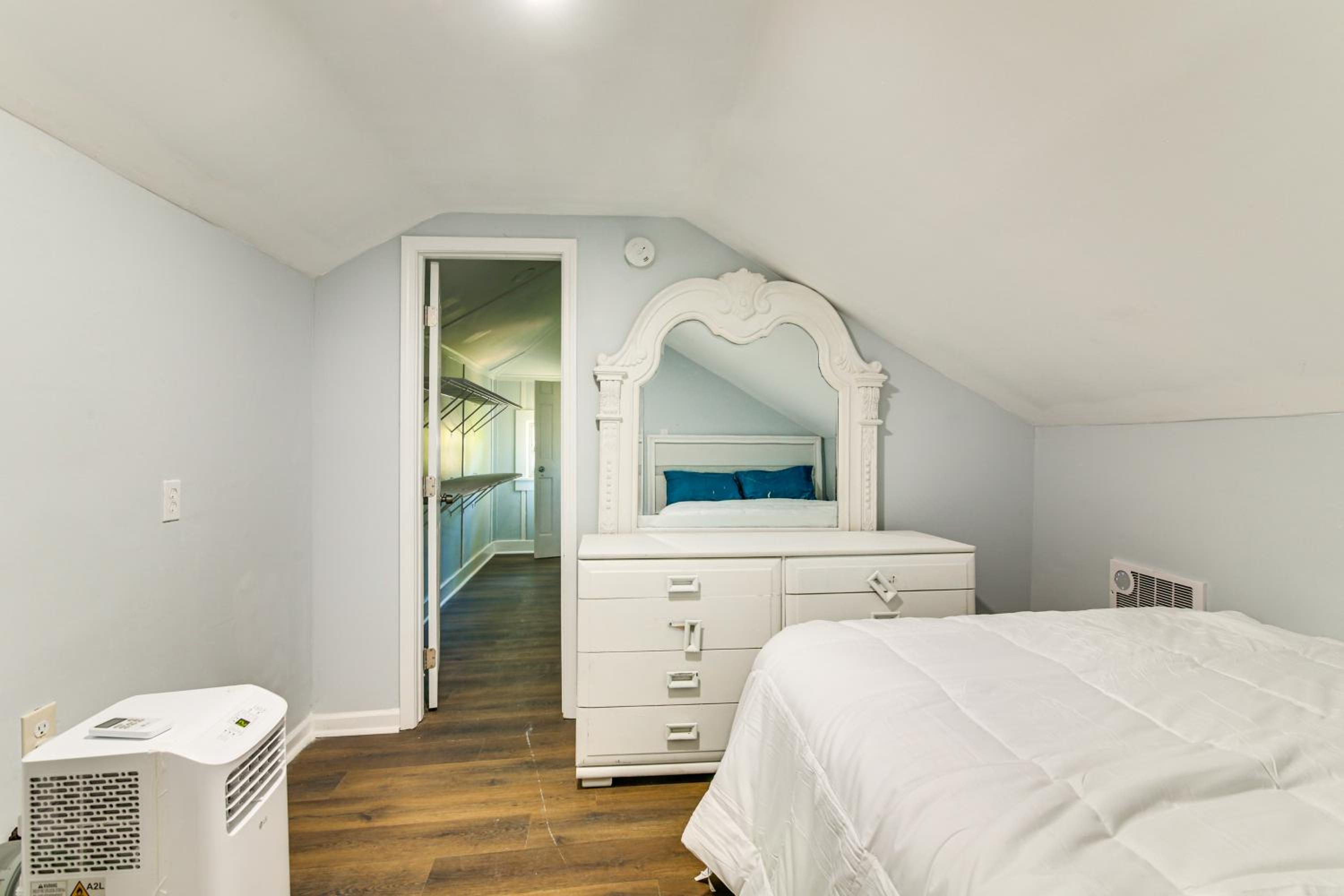 Midtown Home Near BBQ and Overton Park!