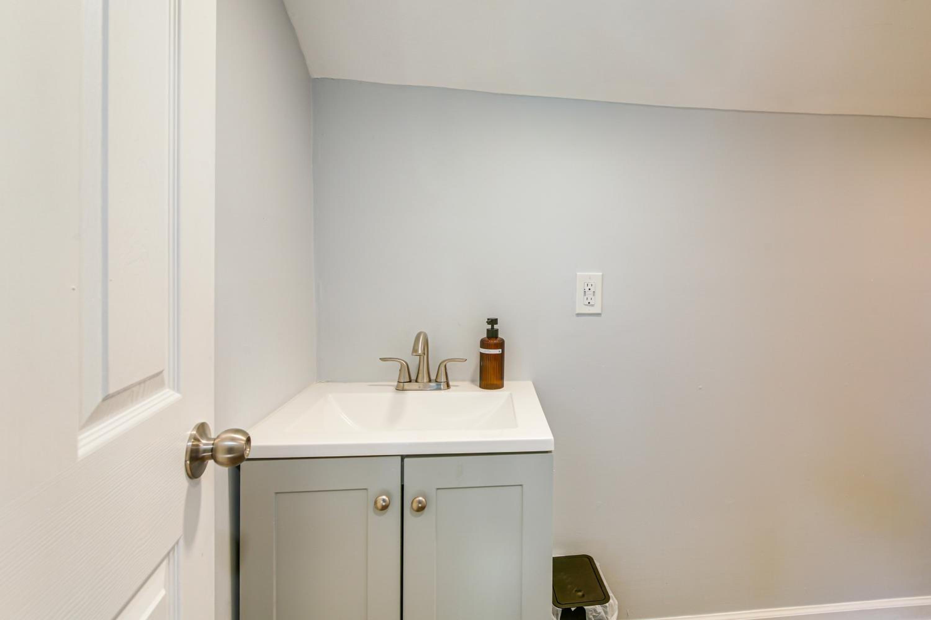 Midtown Home Near BBQ and Overton Park!