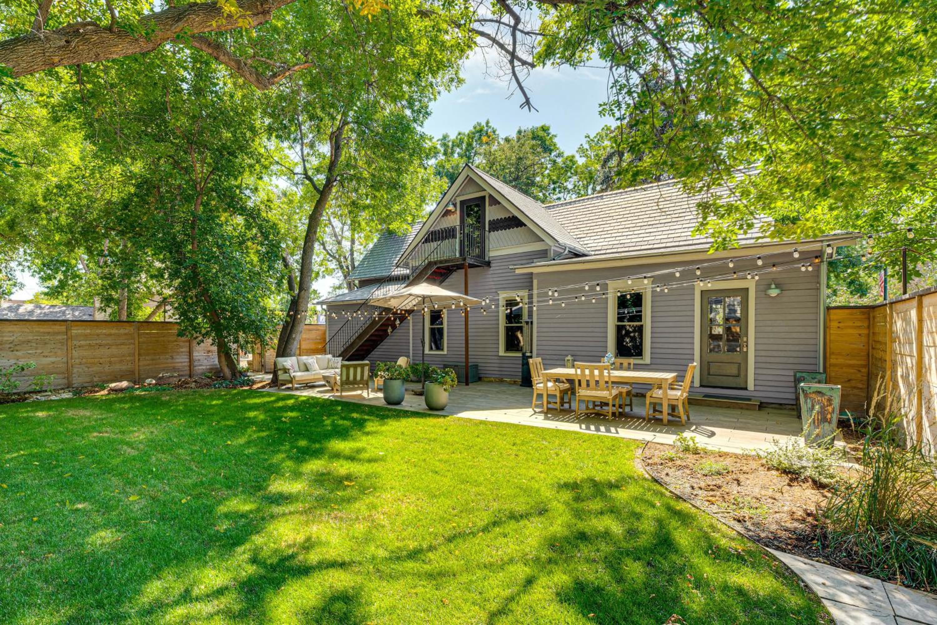 Downtown Walkability - The Purple House