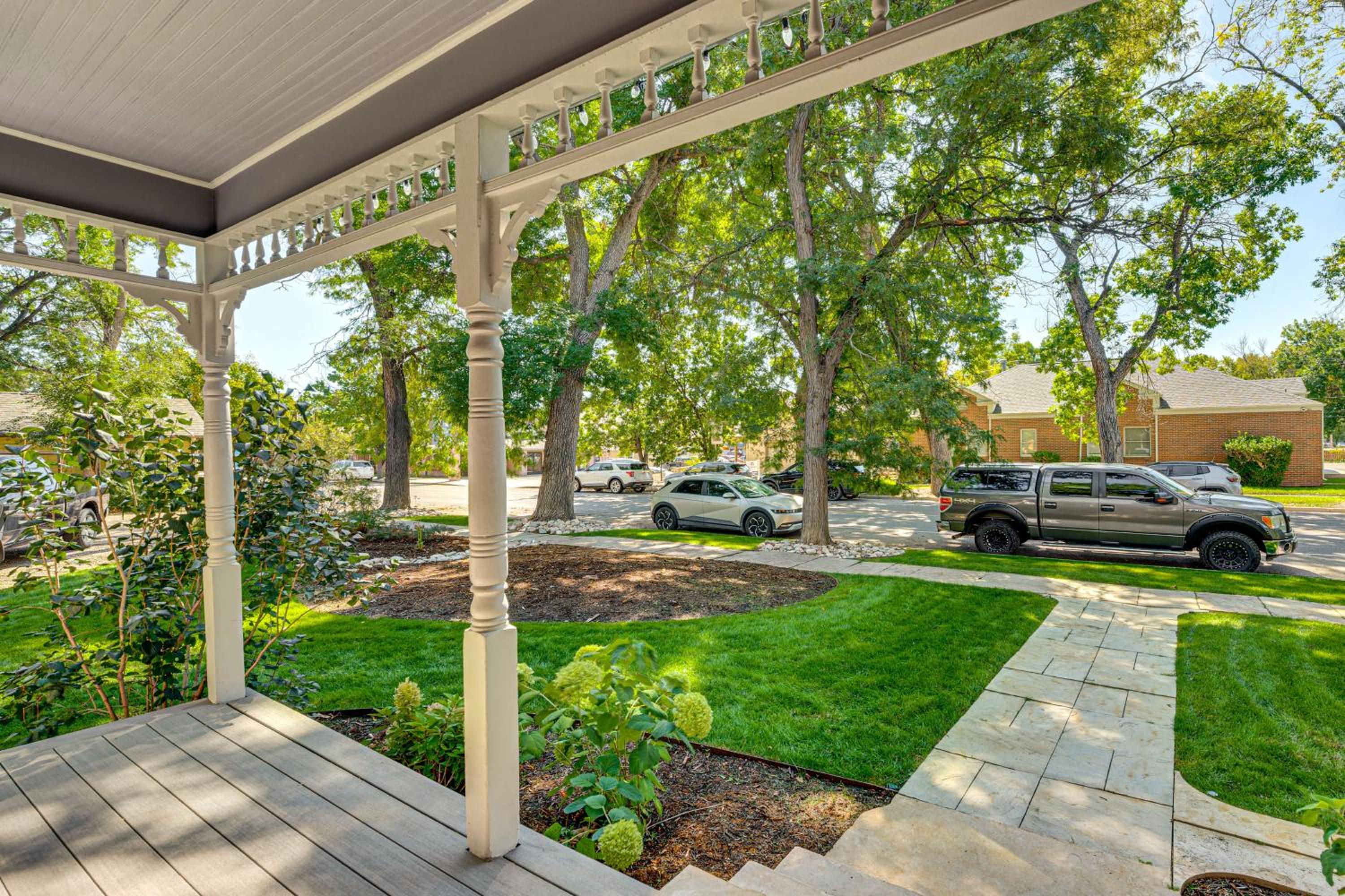 Downtown Walkability - The Purple House