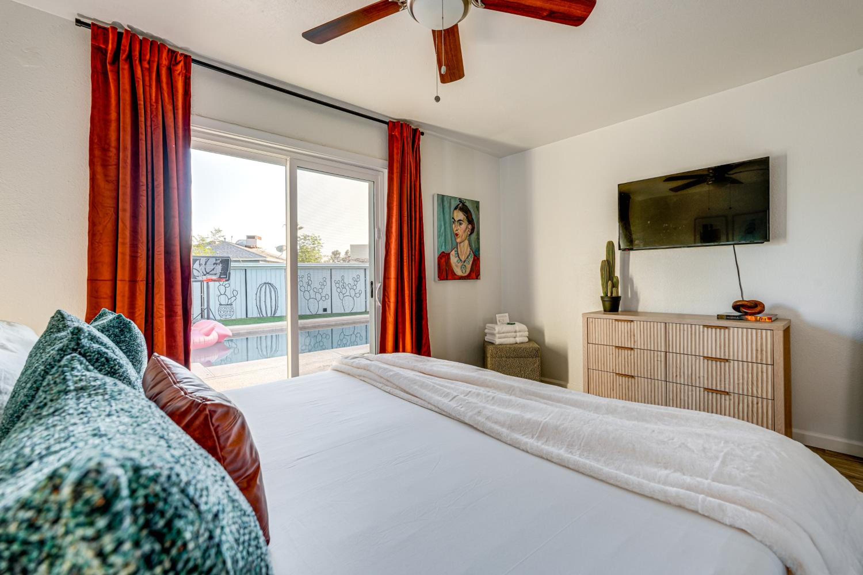 Easy Walk to Dtwn Gilbert, Family-Friendly Oasis!