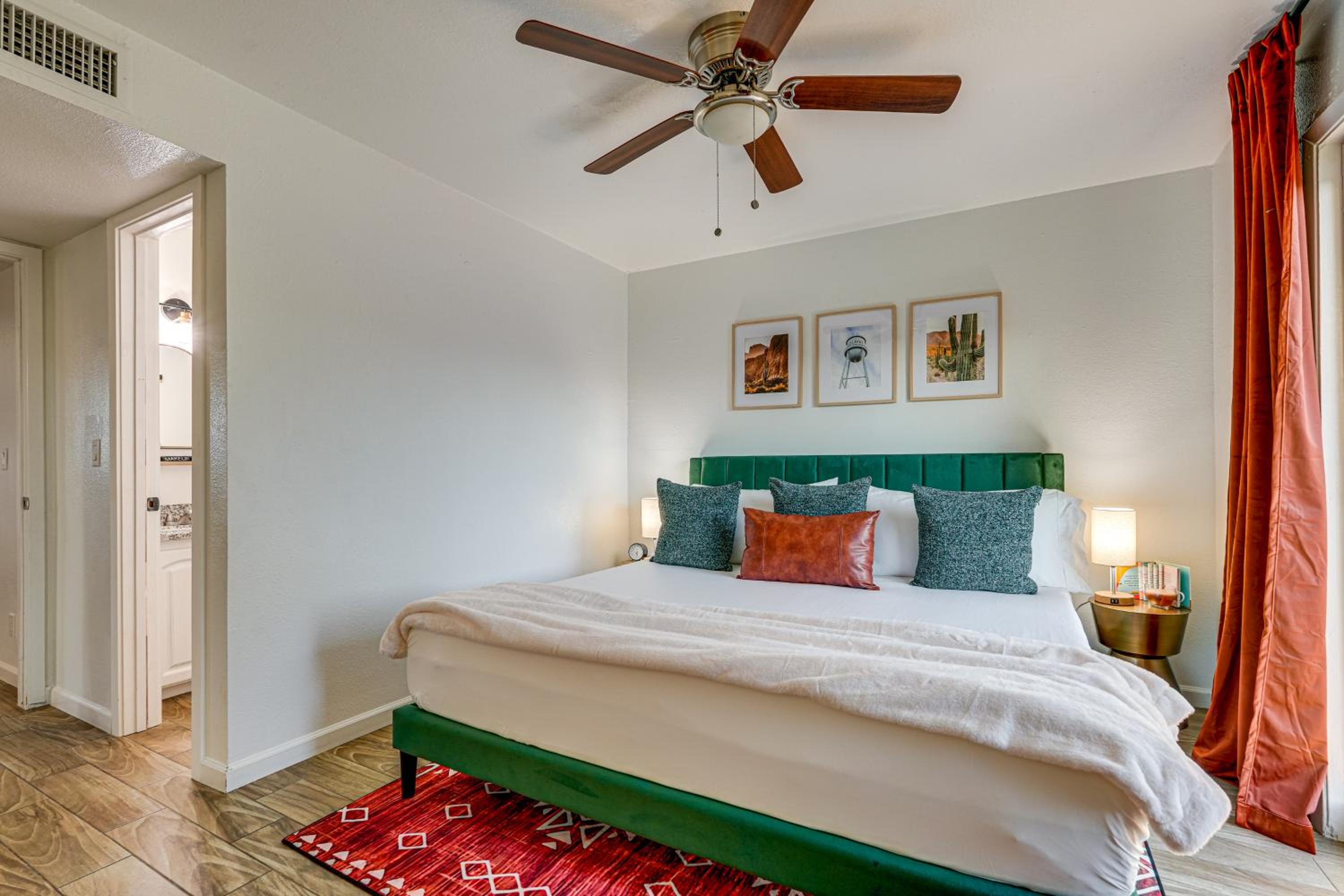 Easy Walk to Dtwn Gilbert, Family-Friendly Oasis!