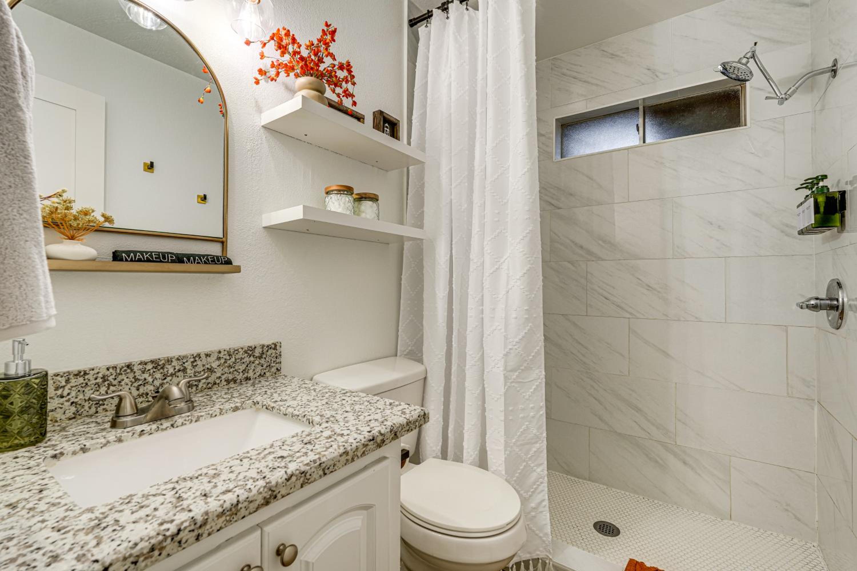 Easy Walk to Dtwn Gilbert, Family-Friendly Oasis!