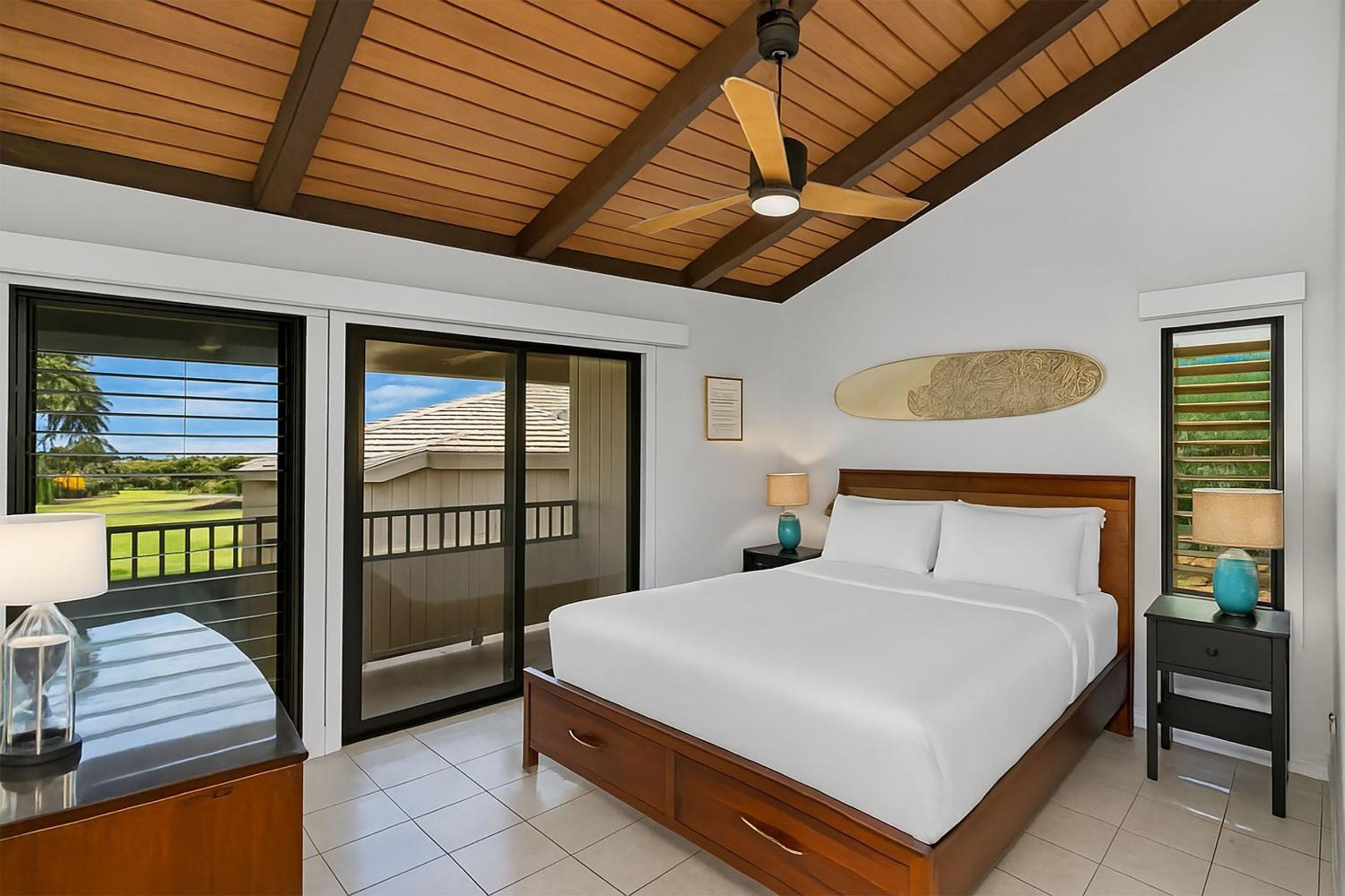 Wailea Ekolu 1204 - Modern Ocean View Condo w/ large Lanai, King Bed, & Split AC