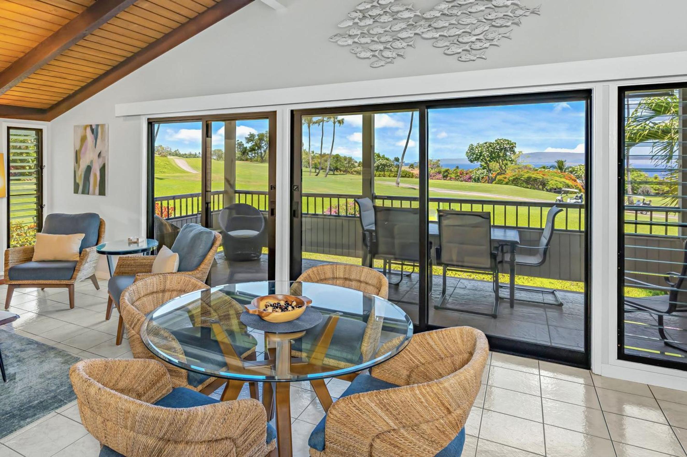 Wailea Ekolu 1204 - Modern Ocean View Condo w/ large Lanai, King Bed, & Split AC