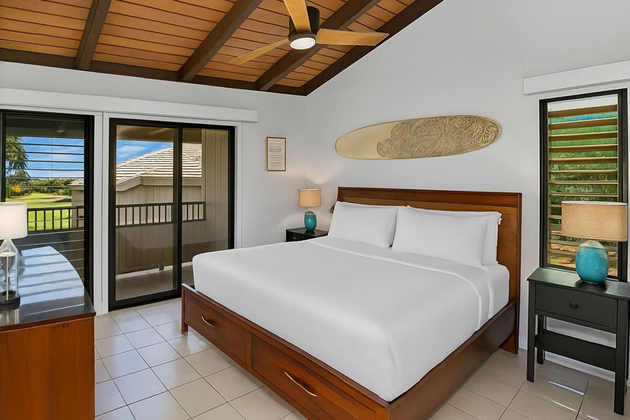 Wailea Ekolu 1204 - Modern Ocean View Condo w/ large Lanai, King Bed, & Split AC