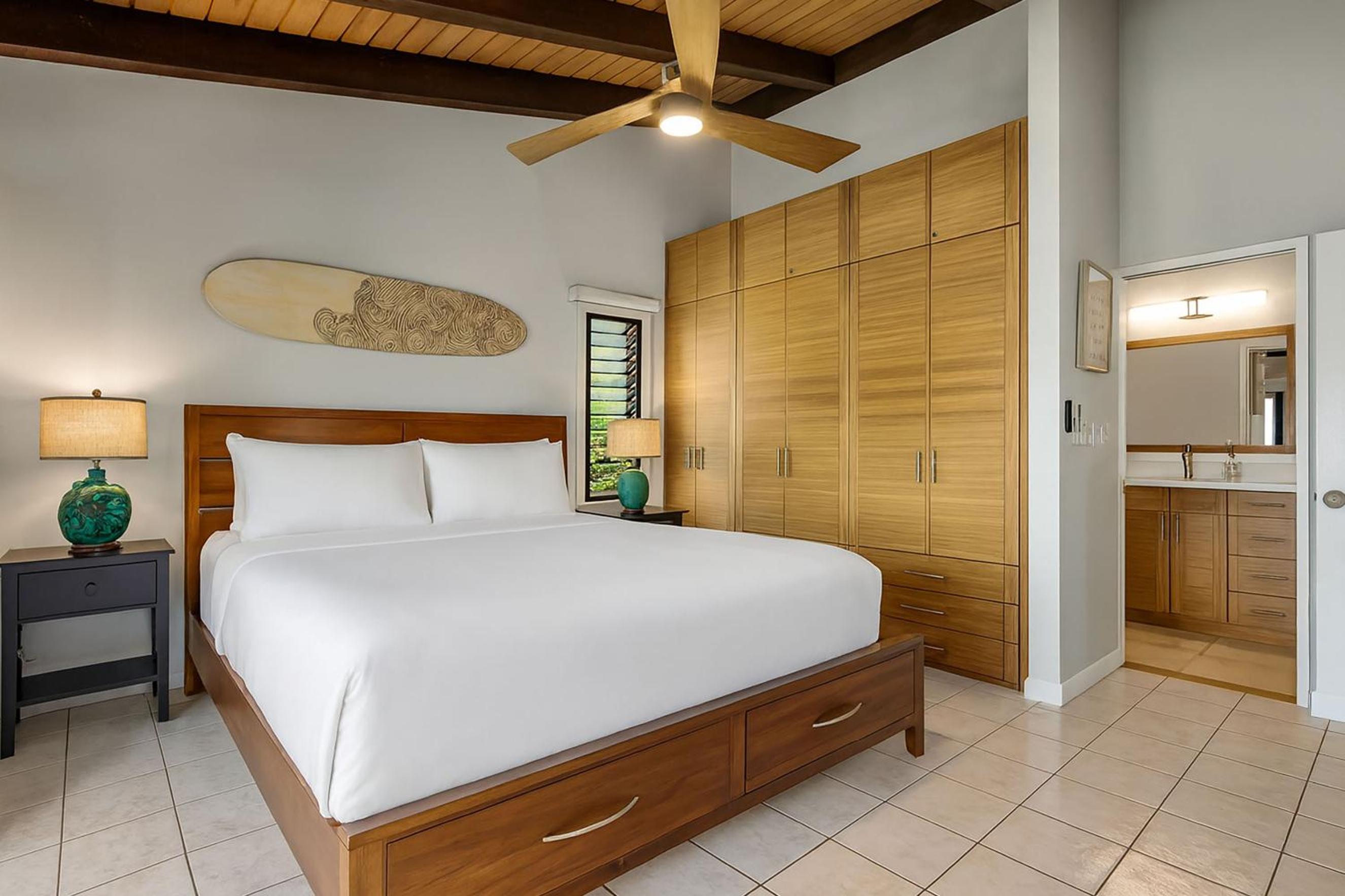Wailea Ekolu 1204 - Modern Ocean View Condo w/ large Lanai, King Bed, & Split AC