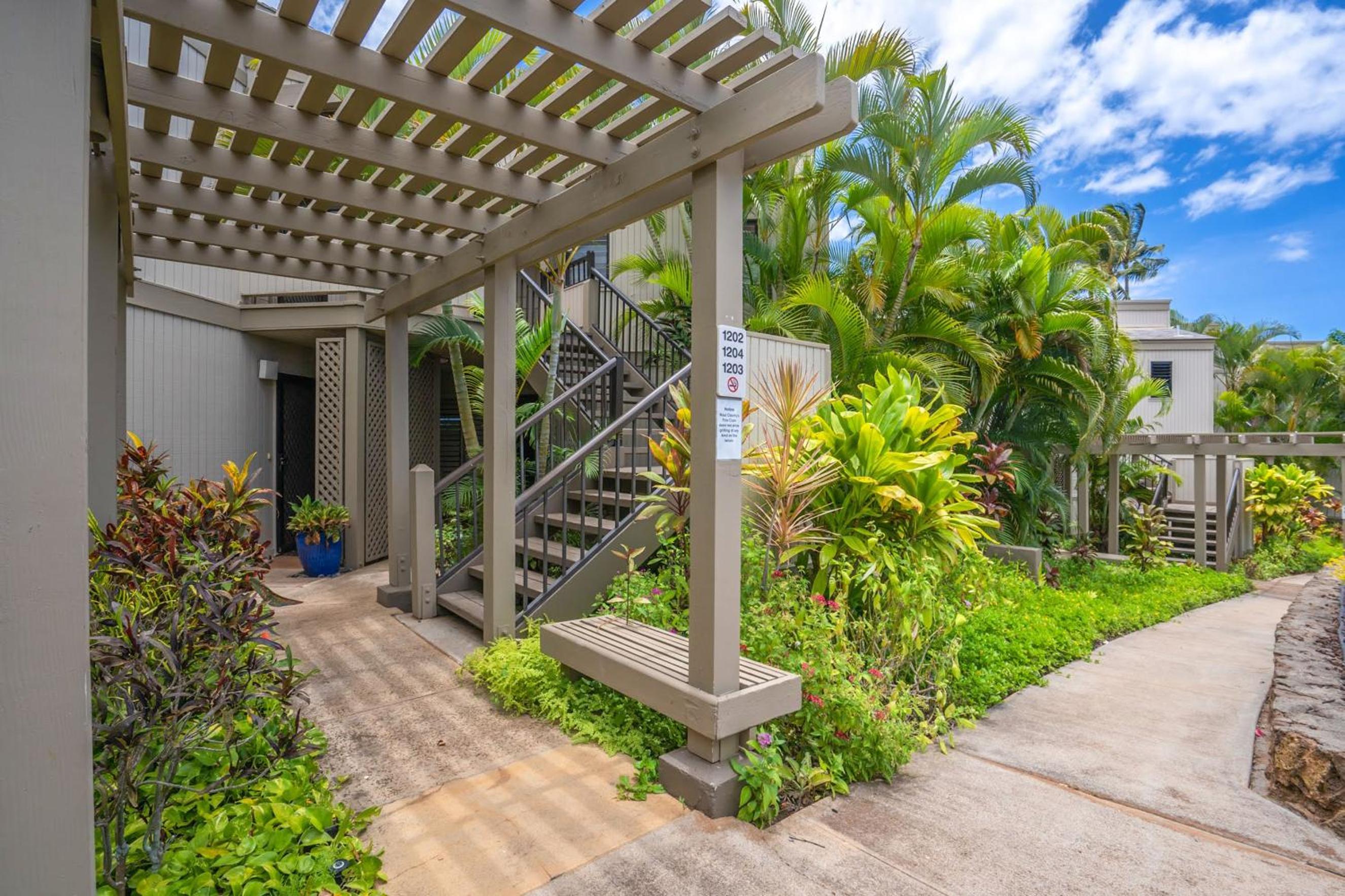 Wailea Ekolu 1204 - Modern Ocean View Condo w/ large Lanai, King Bed, & Split AC