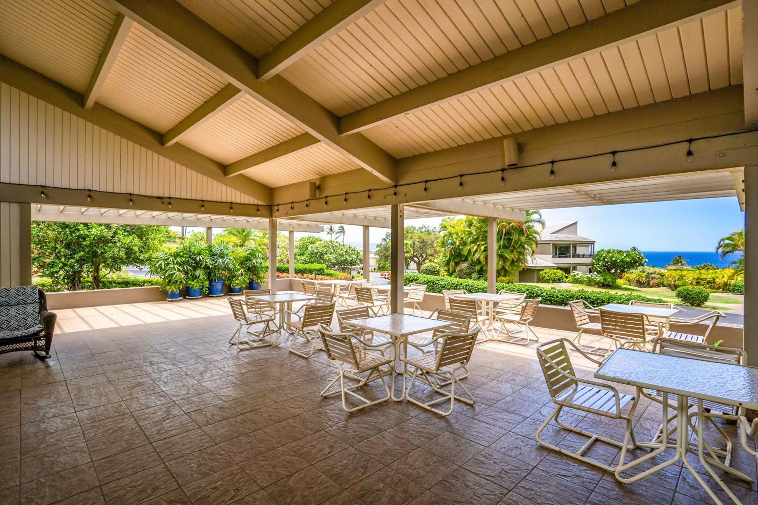 Wailea Ekolu 1204 - Modern Ocean View Condo w/ large Lanai, King Bed, & Split AC
