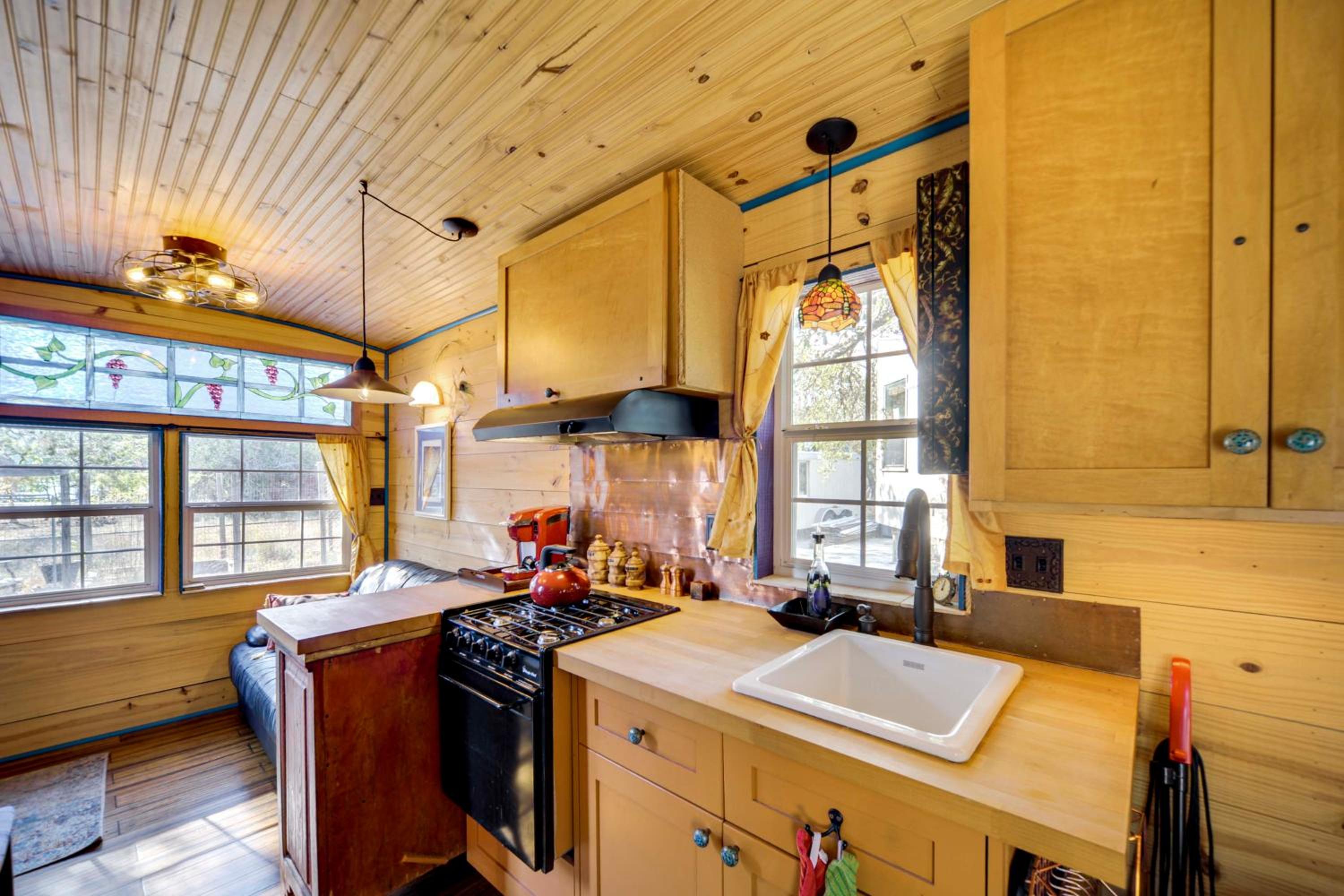 Walk to Lake Travis Austin Tiny Home with Hot Tub!
