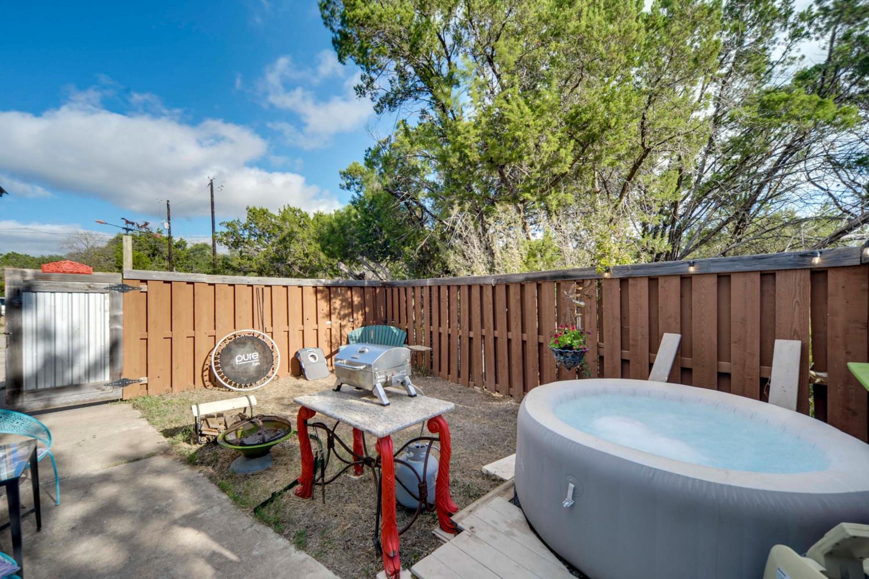 Walk to Lake Travis Austin Tiny Home with Hot Tub!