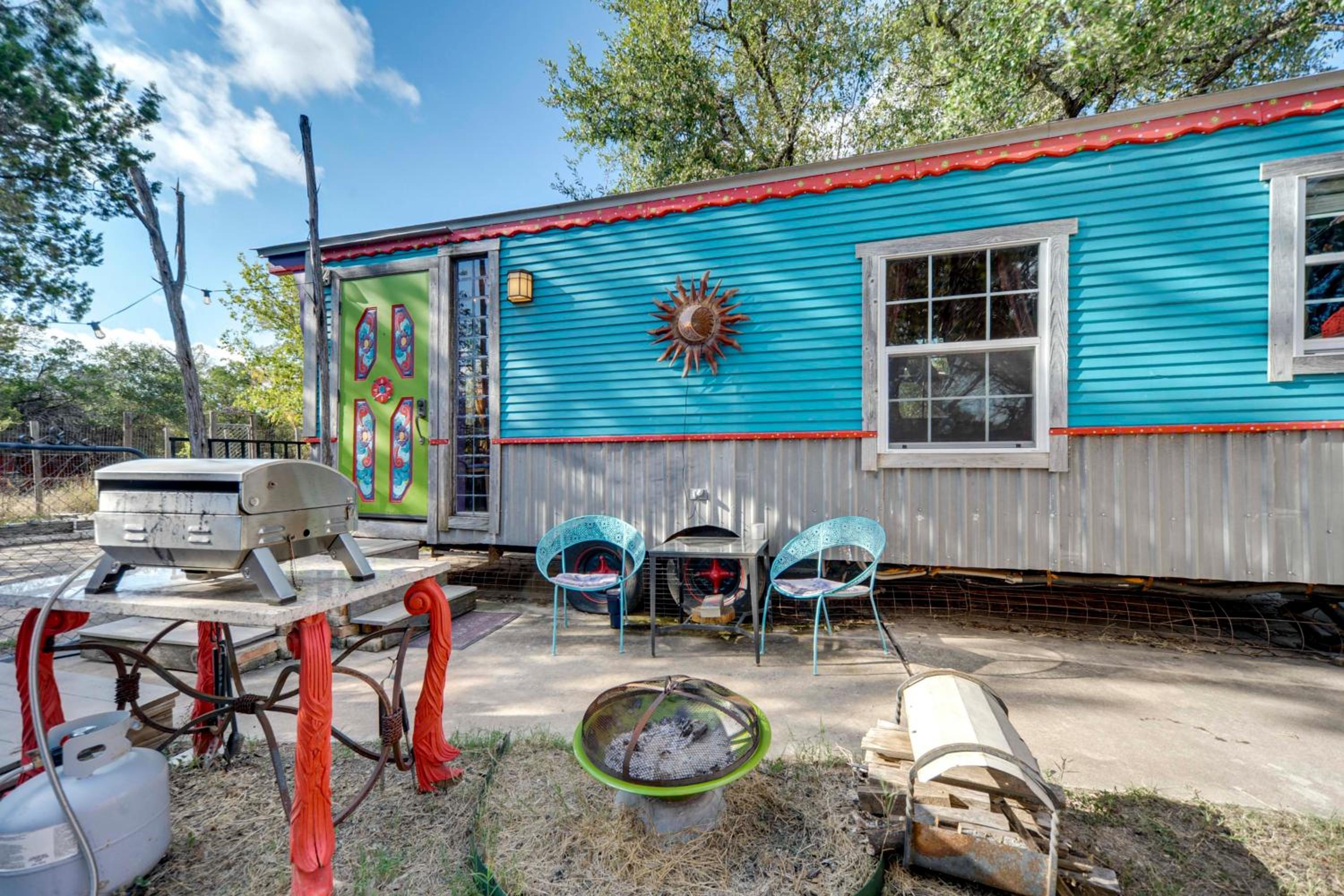 Walk to Lake Travis Austin Tiny Home with Hot Tub!