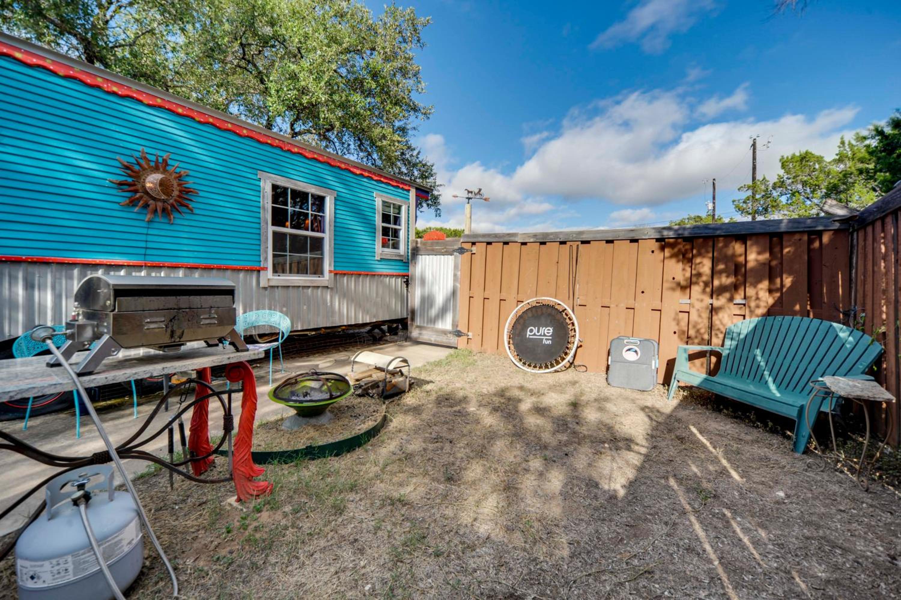 Walk to Lake Travis Austin Tiny Home with Hot Tub!