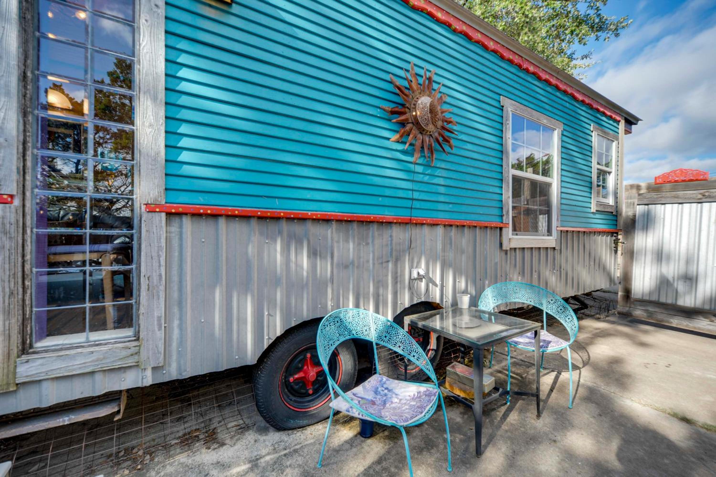 Walk to Lake Travis Austin Tiny Home with Hot Tub!