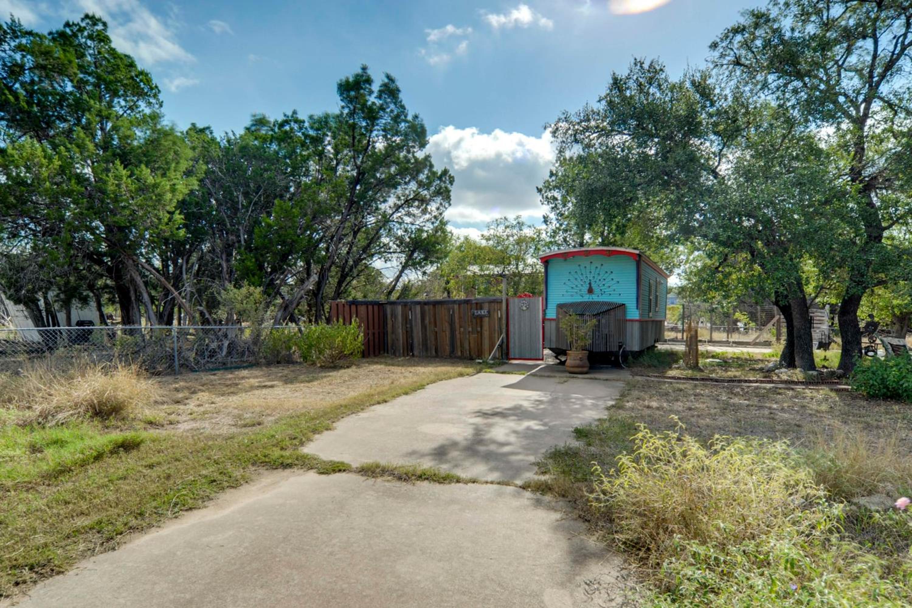 Walk to Lake Travis Austin Tiny Home with Hot Tub!