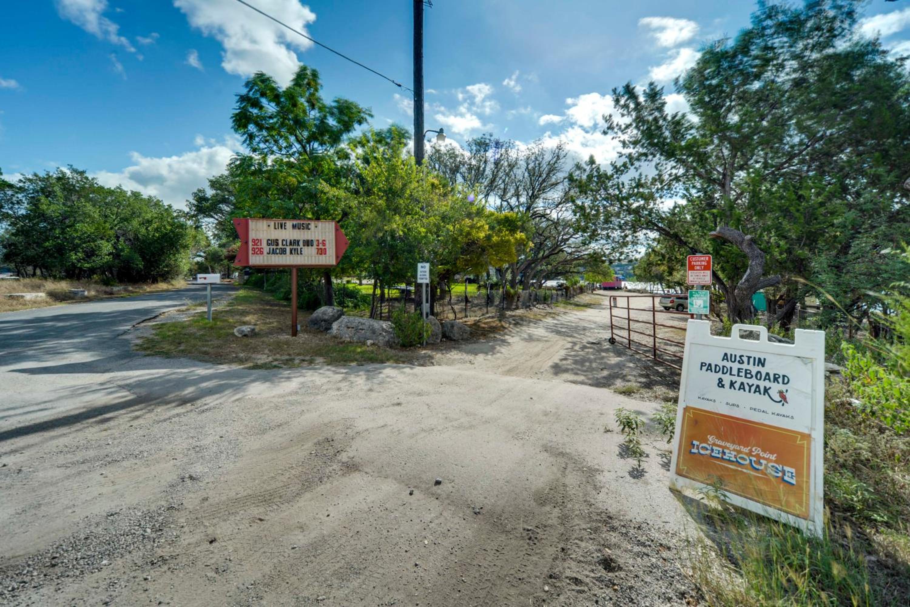 Walk to Lake Travis Austin Tiny Home with Hot Tub!