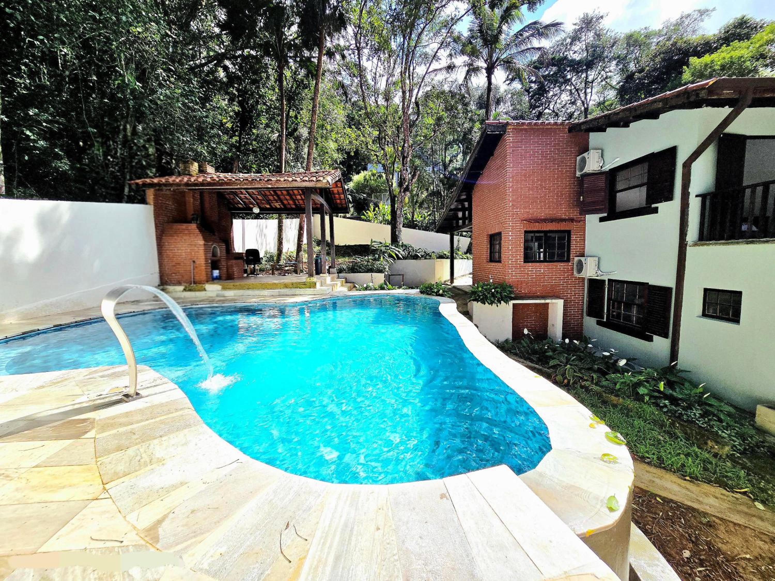 Sua casa de férias com piscina em Maresias