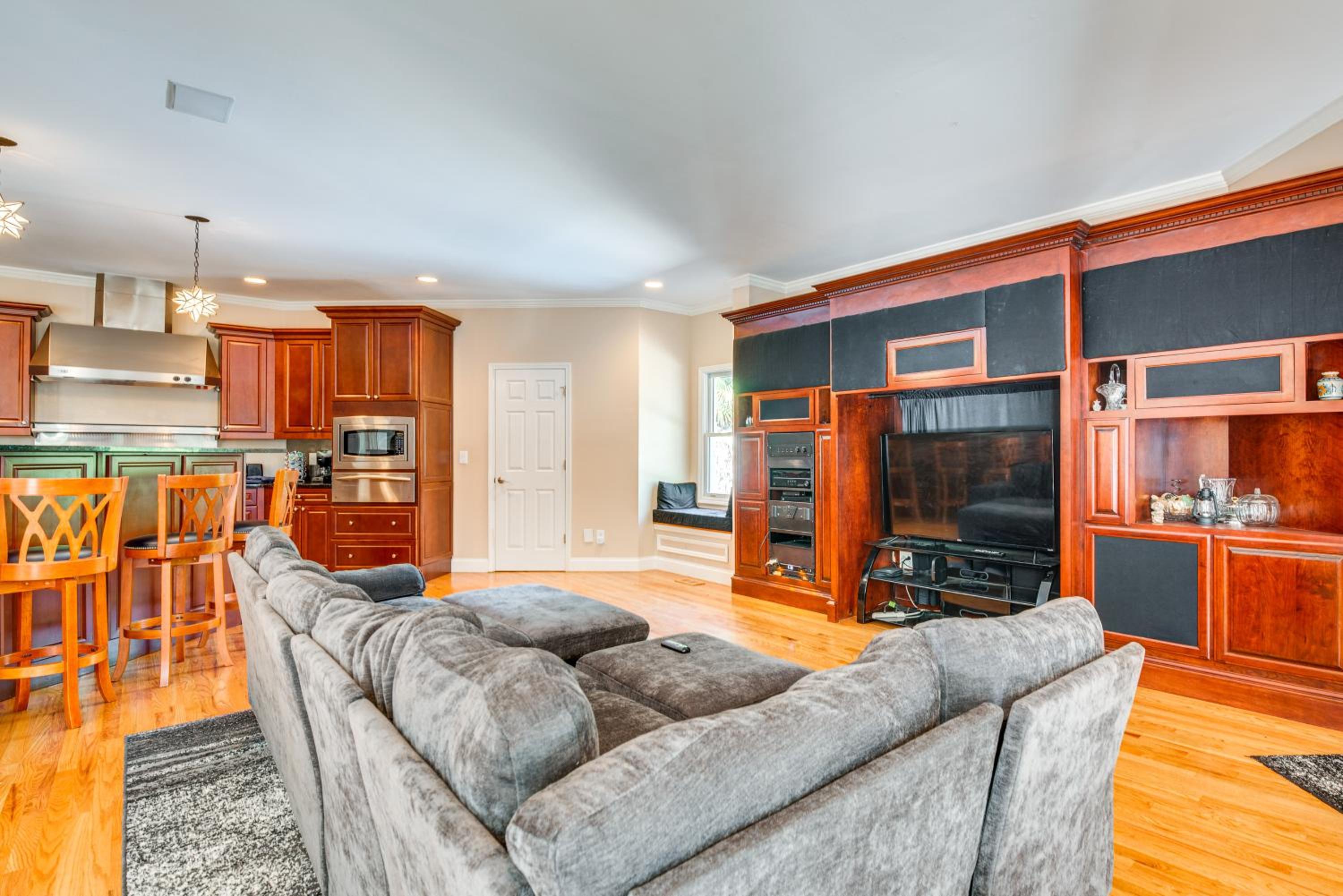Theater Room and Gazebo Luxury Retreat in Ellenwood
