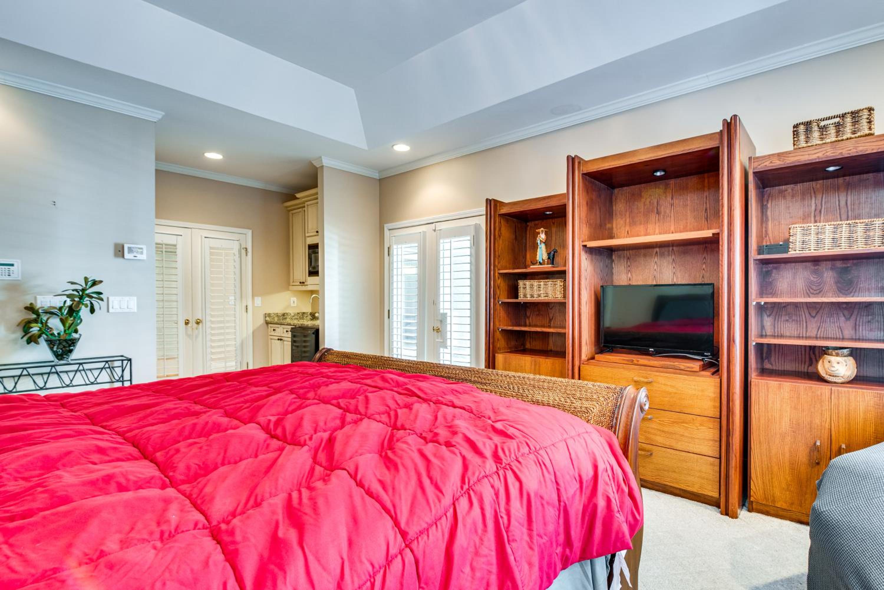 Theater Room and Gazebo Luxury Retreat in Ellenwood