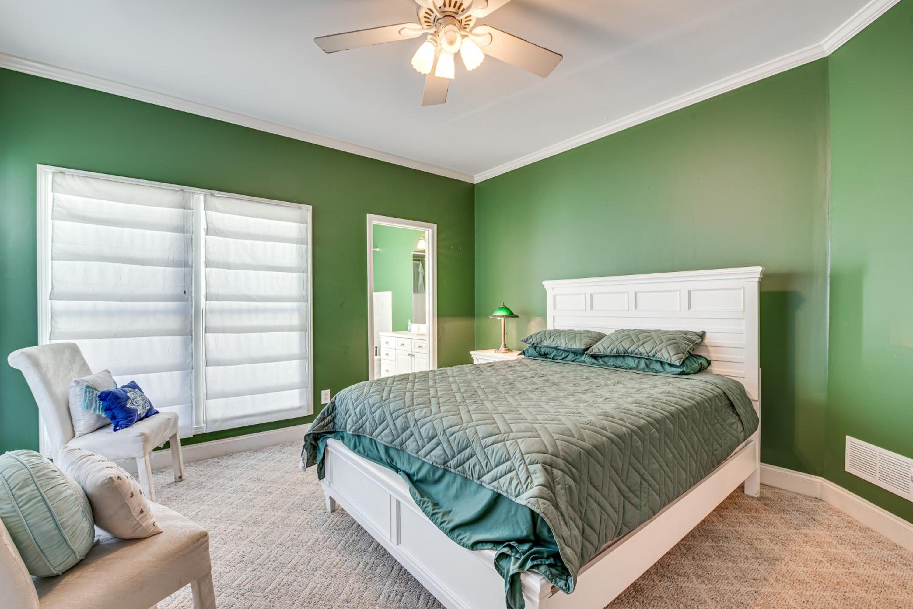 Theater Room and Gazebo Luxury Retreat in Ellenwood