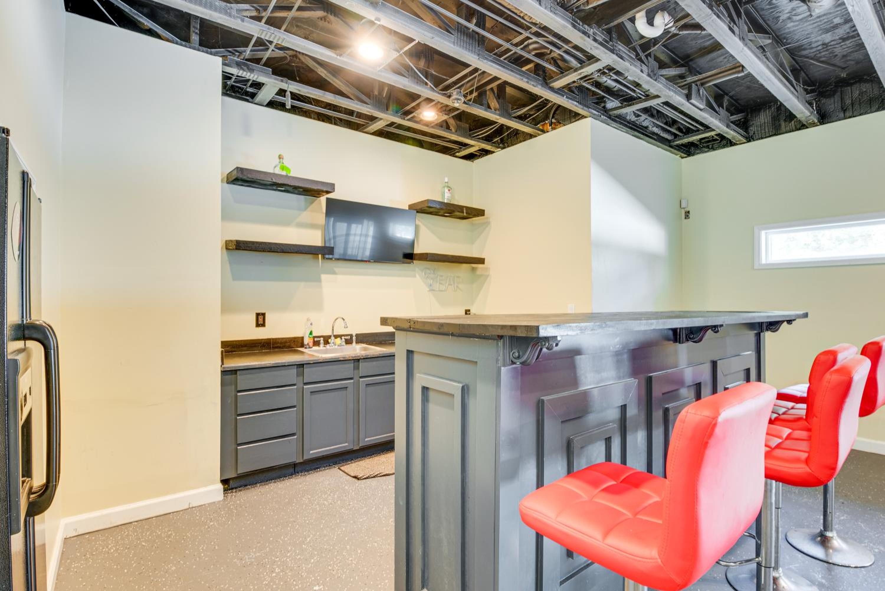 Theater Room and Gazebo Luxury Retreat in Ellenwood